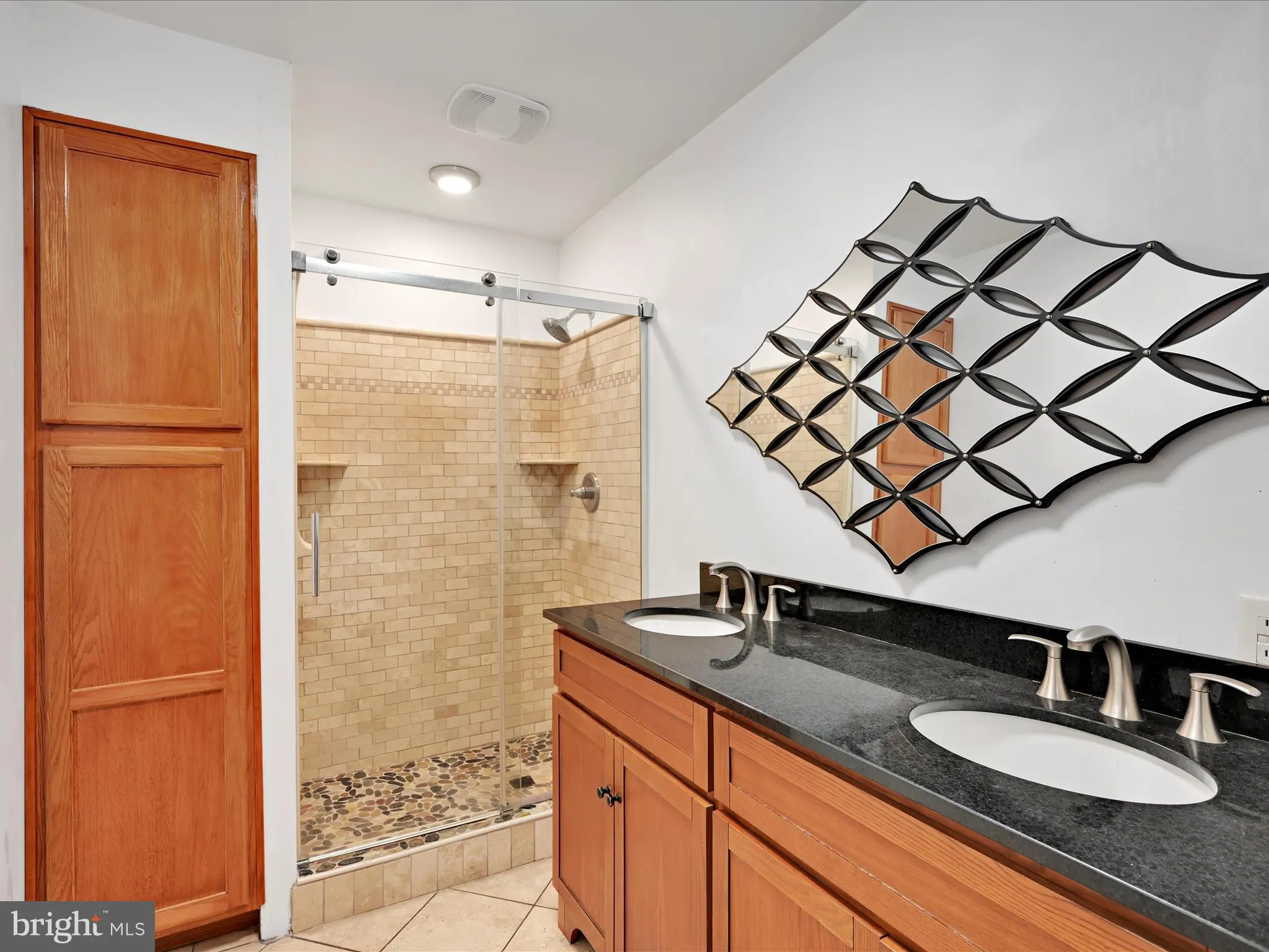 Auburn, Pennsylvania 17922, United States, 4 Bedrooms Bedrooms, ,4 BathroomsBathrooms,Residential,Active,141412