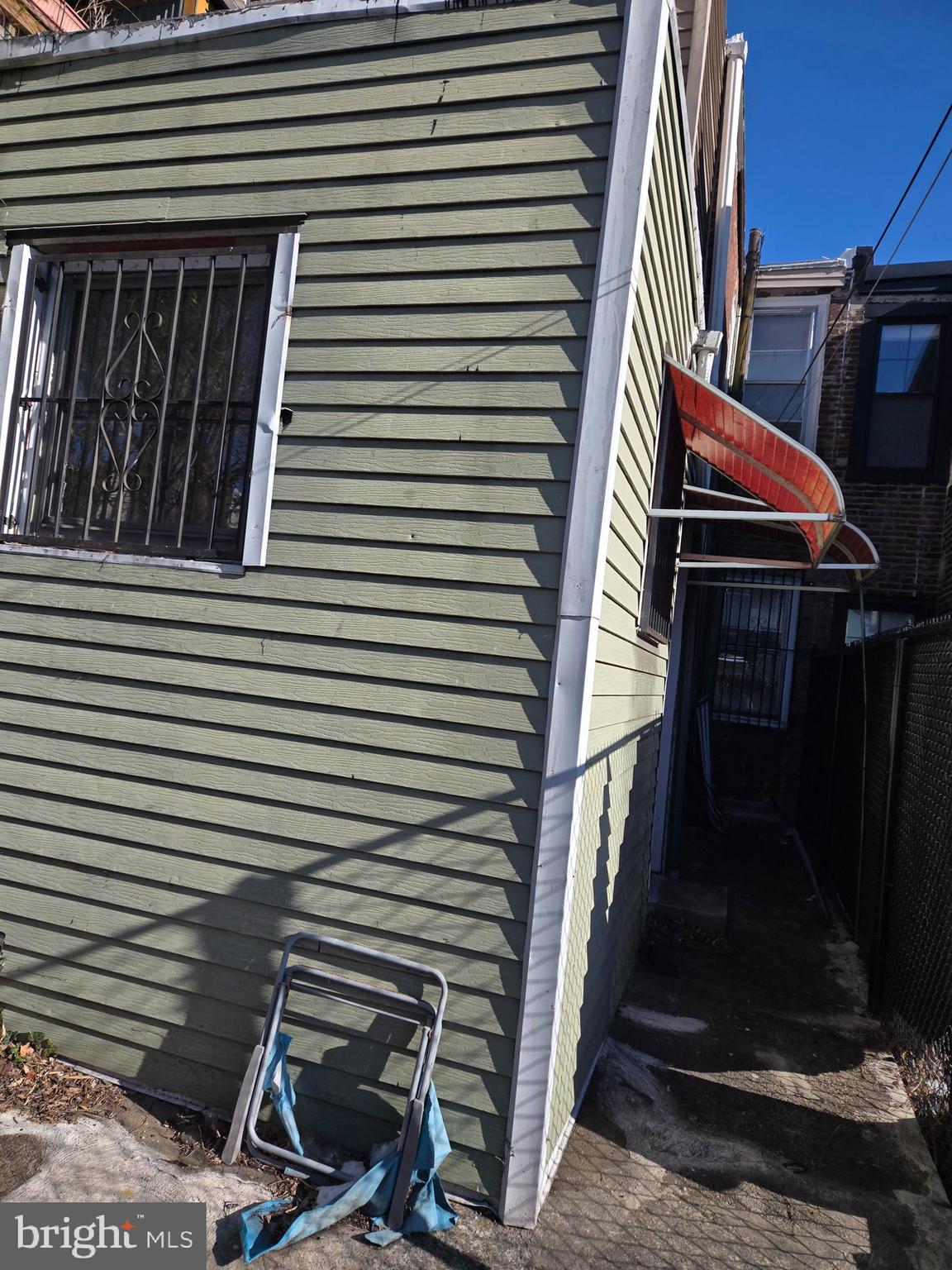 EAST KENSINGTON - Residential