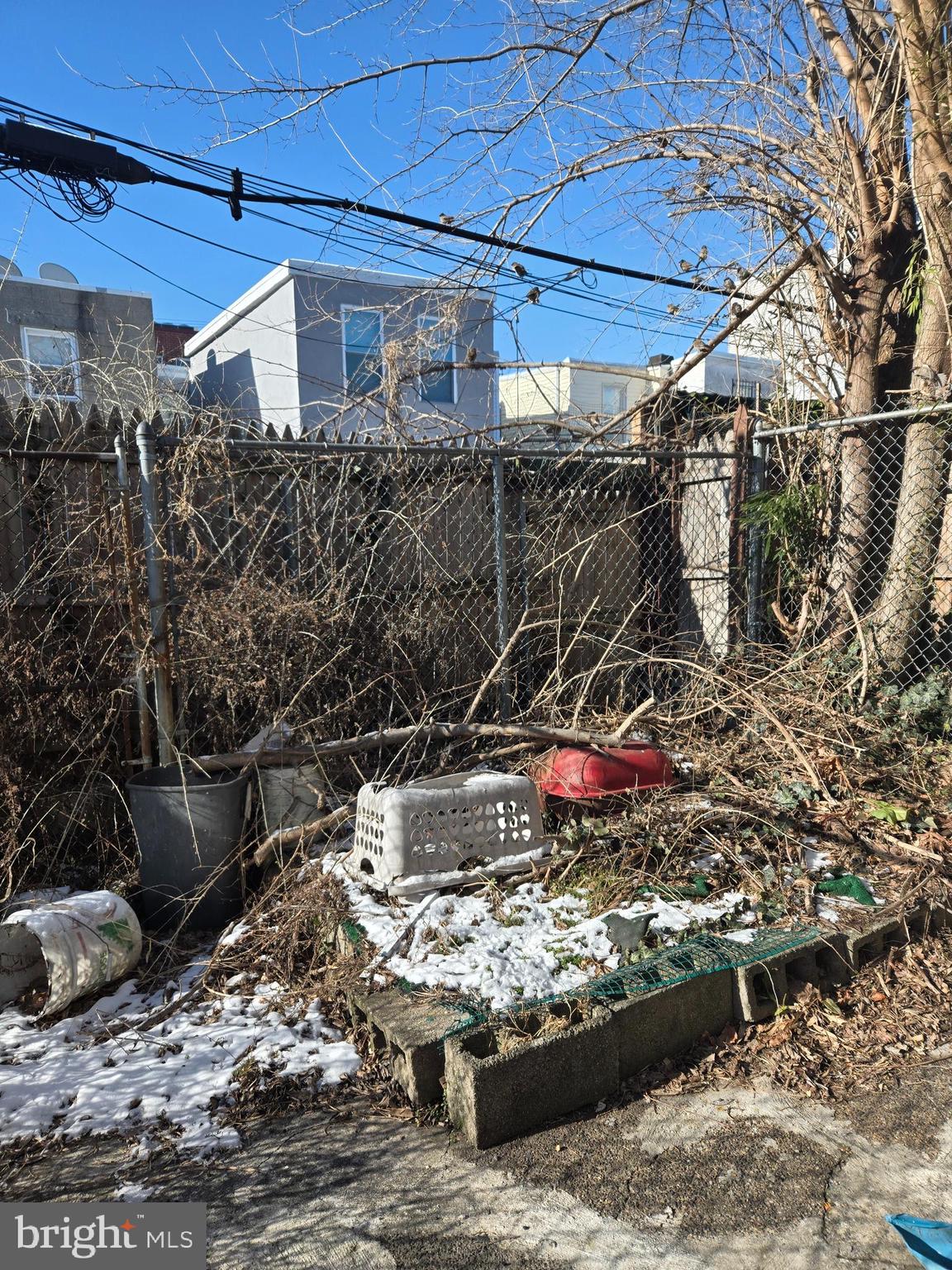 EAST KENSINGTON - Residential