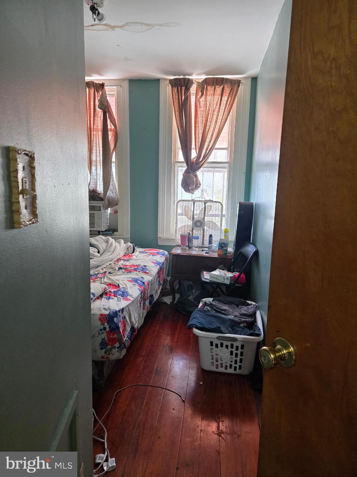 EAST KENSINGTON - Residential