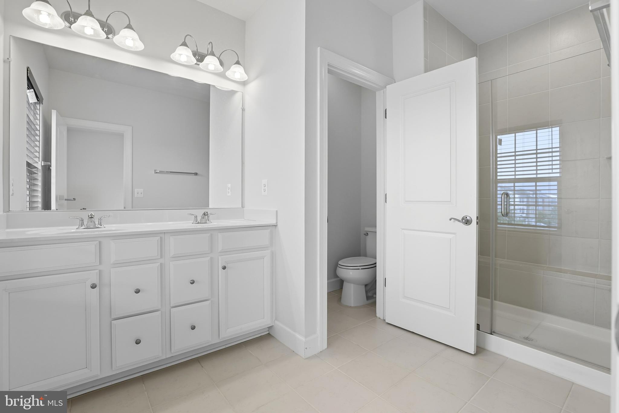 BRADLEY SQUARE - Residential Lease