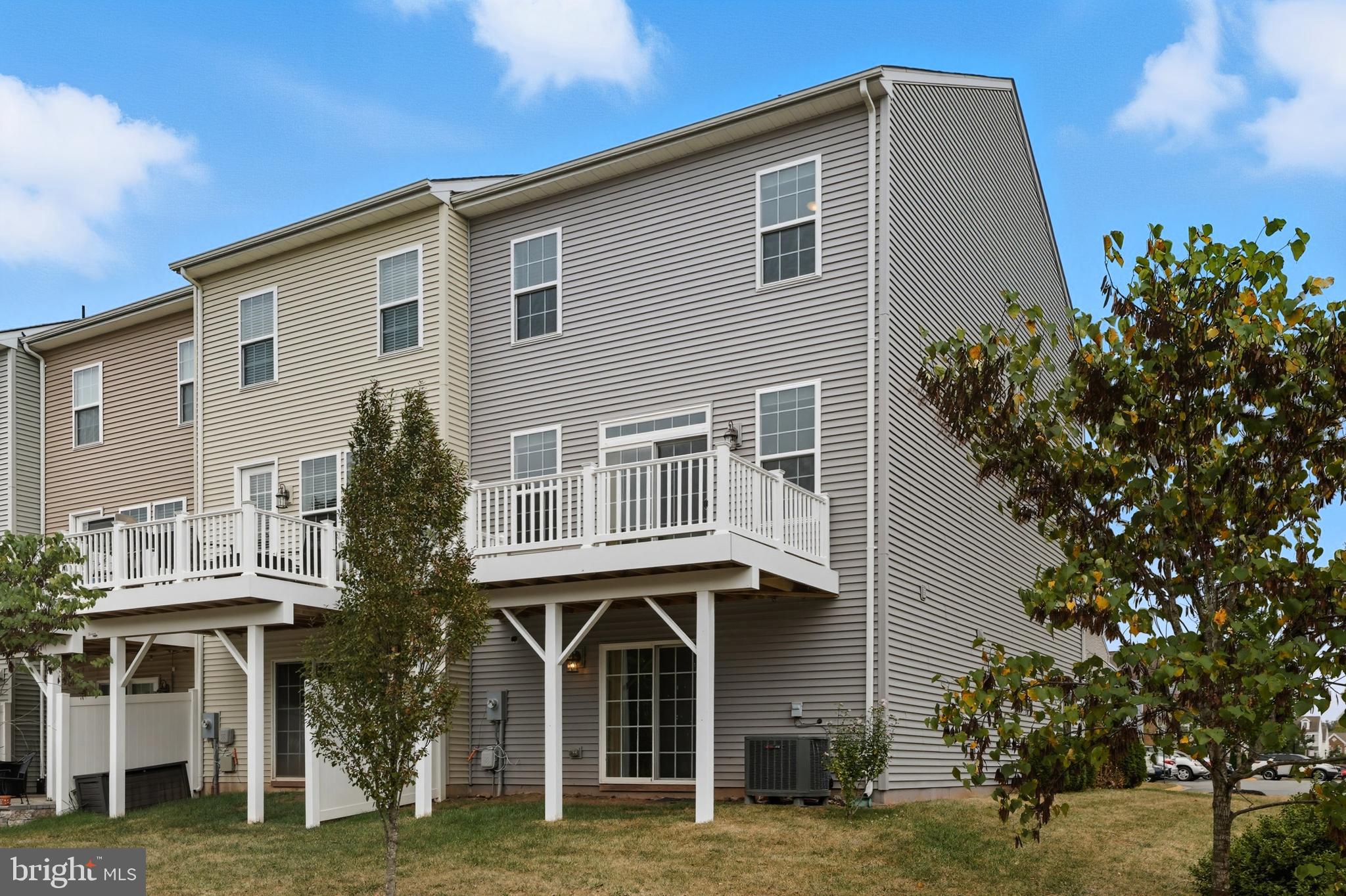 BRADLEY SQUARE - Residential Lease