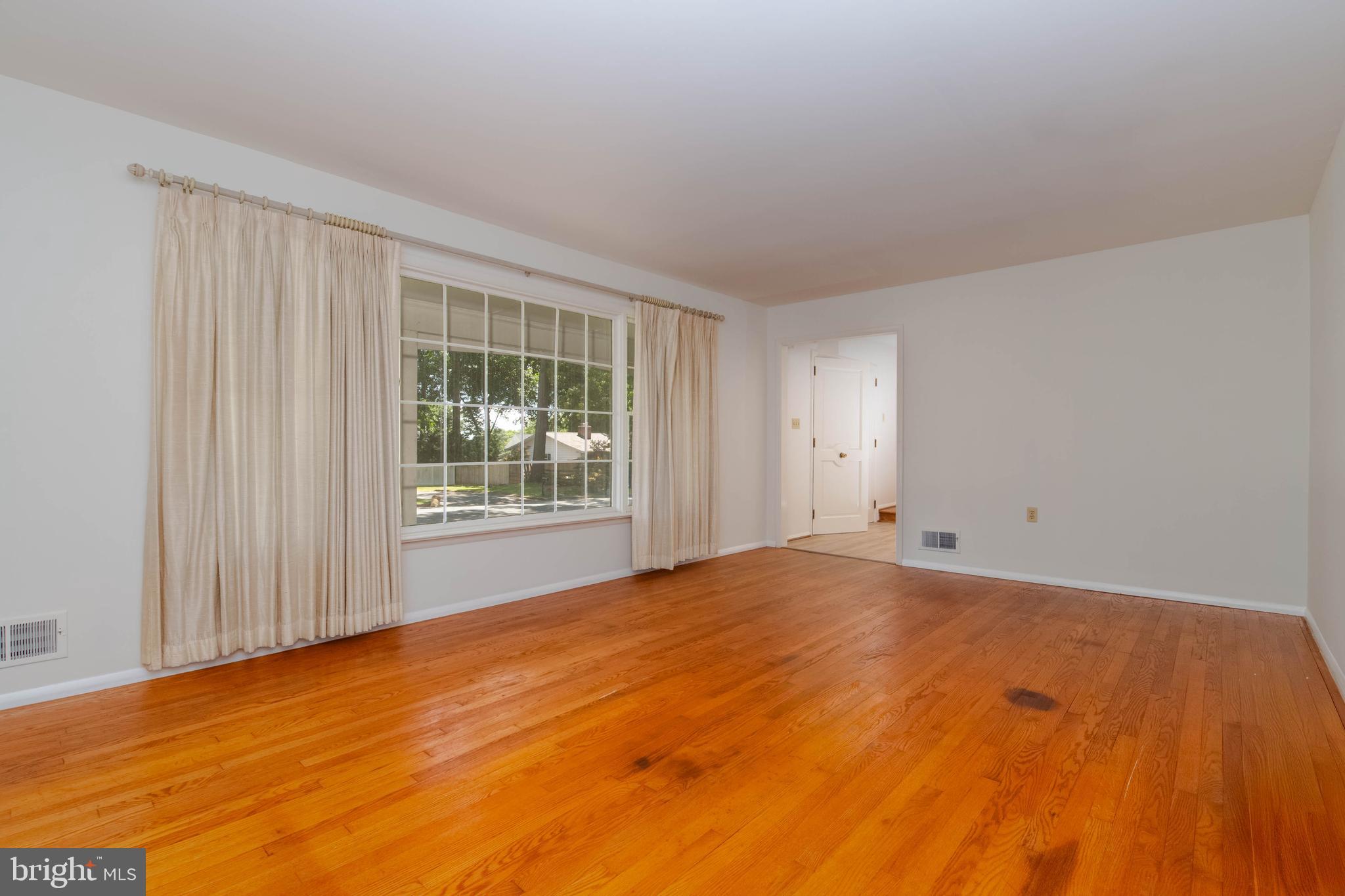 434 WOODCREST DRIVE