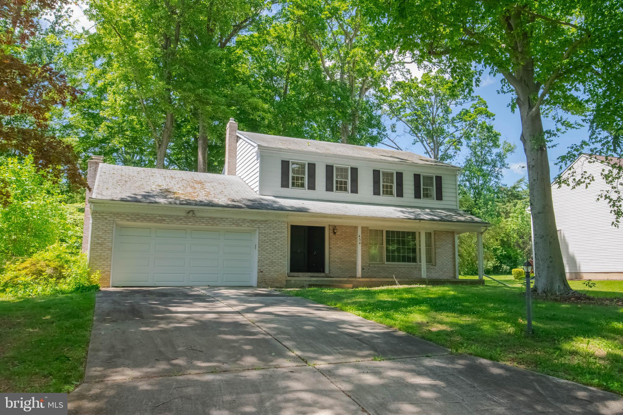 434 WOODCREST DRIVE