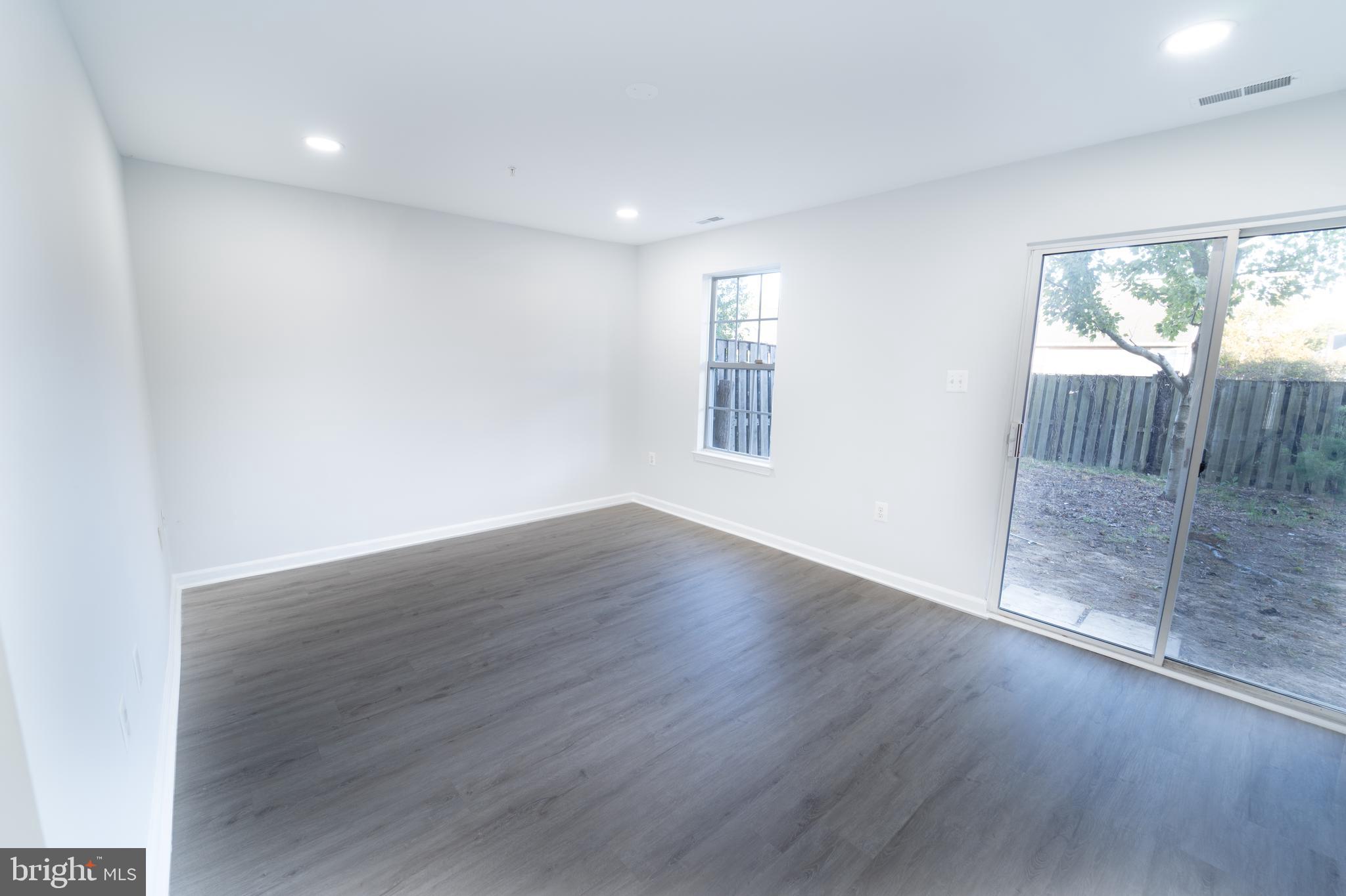 THOMPSON ESTATES - Residential