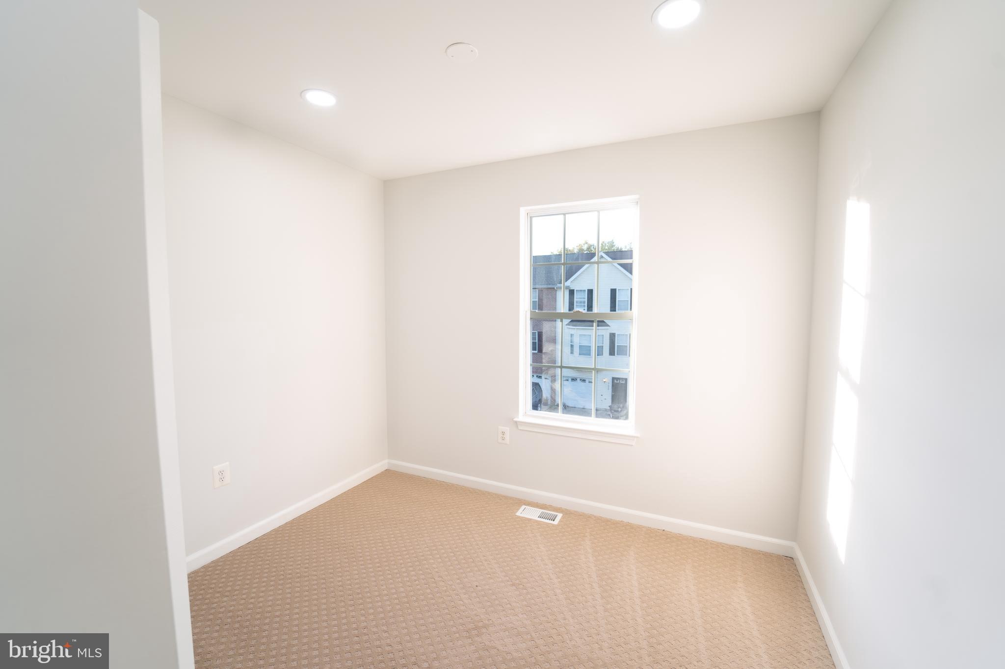 THOMPSON ESTATES - Residential