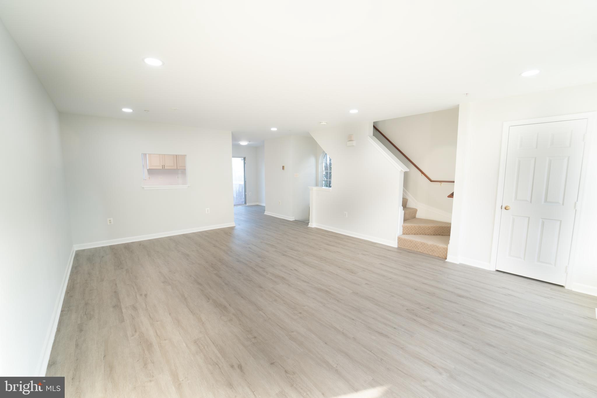 THOMPSON ESTATES - Residential