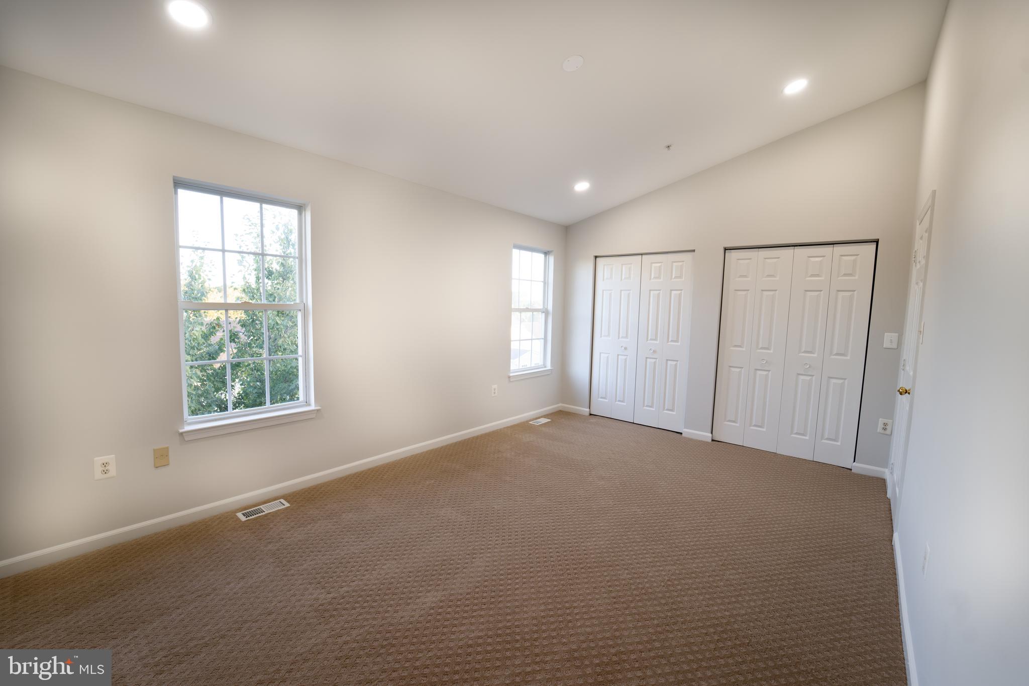 THOMPSON ESTATES - Residential