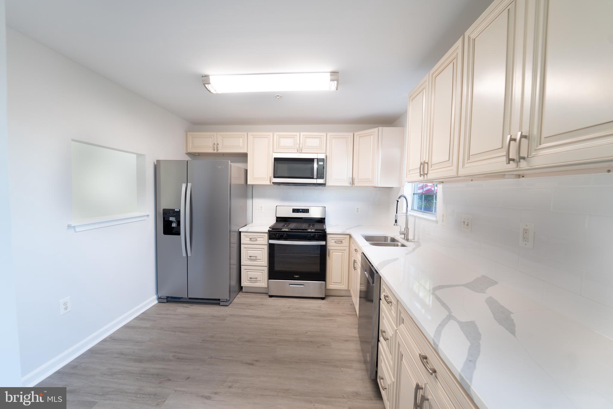 THOMPSON ESTATES - Residential