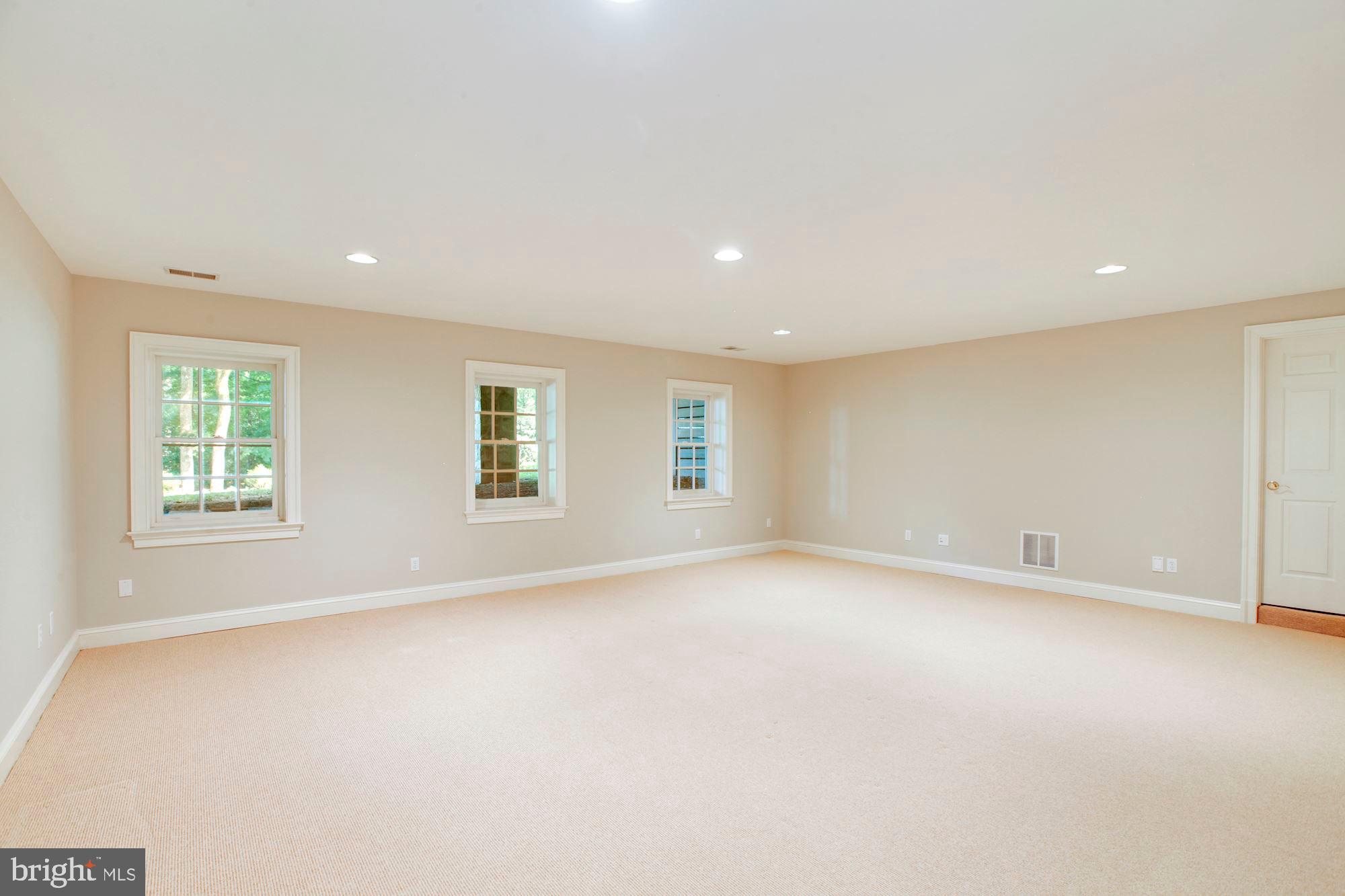 MERRY GO ROUND FARM - Residential