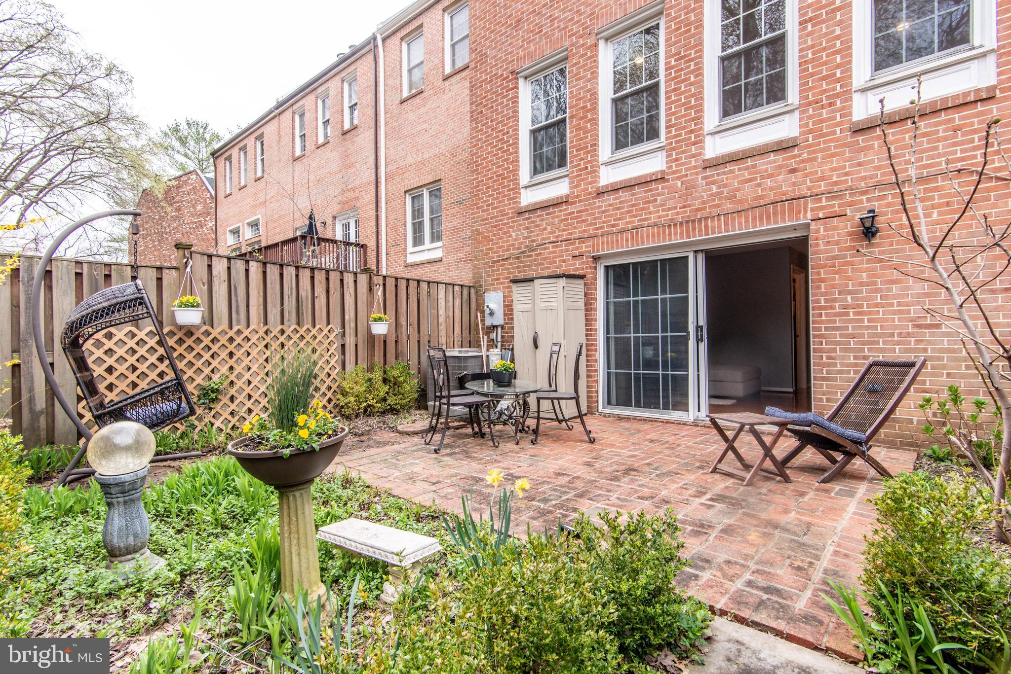 MCLEAN PARK MANOR - Residential