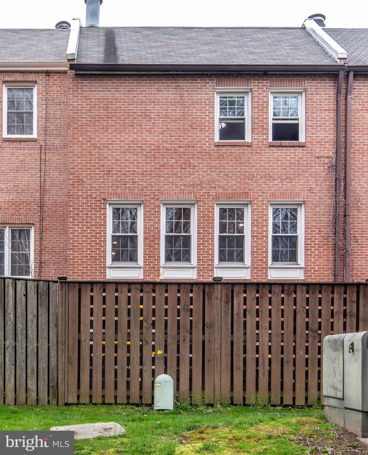 MCLEAN PARK MANOR - Residential