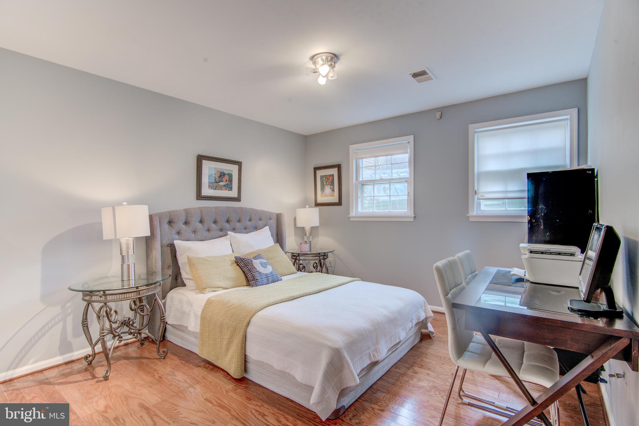 MCLEAN PARK MANOR - Residential