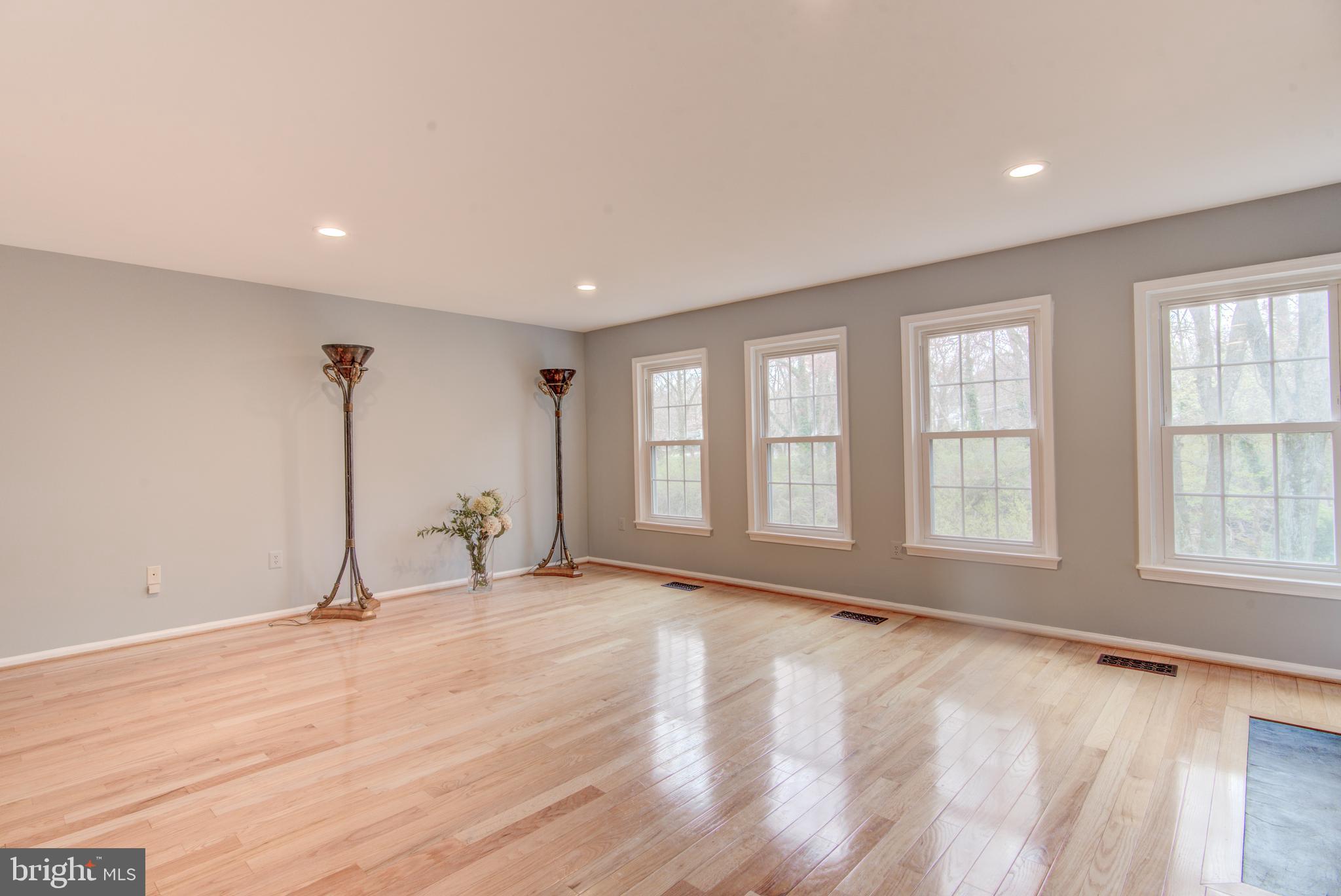 MCLEAN PARK MANOR - Residential