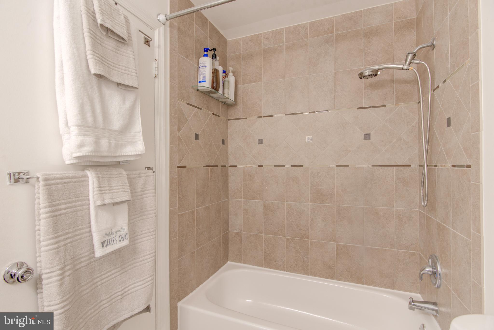 MCLEAN PARK MANOR - Residential