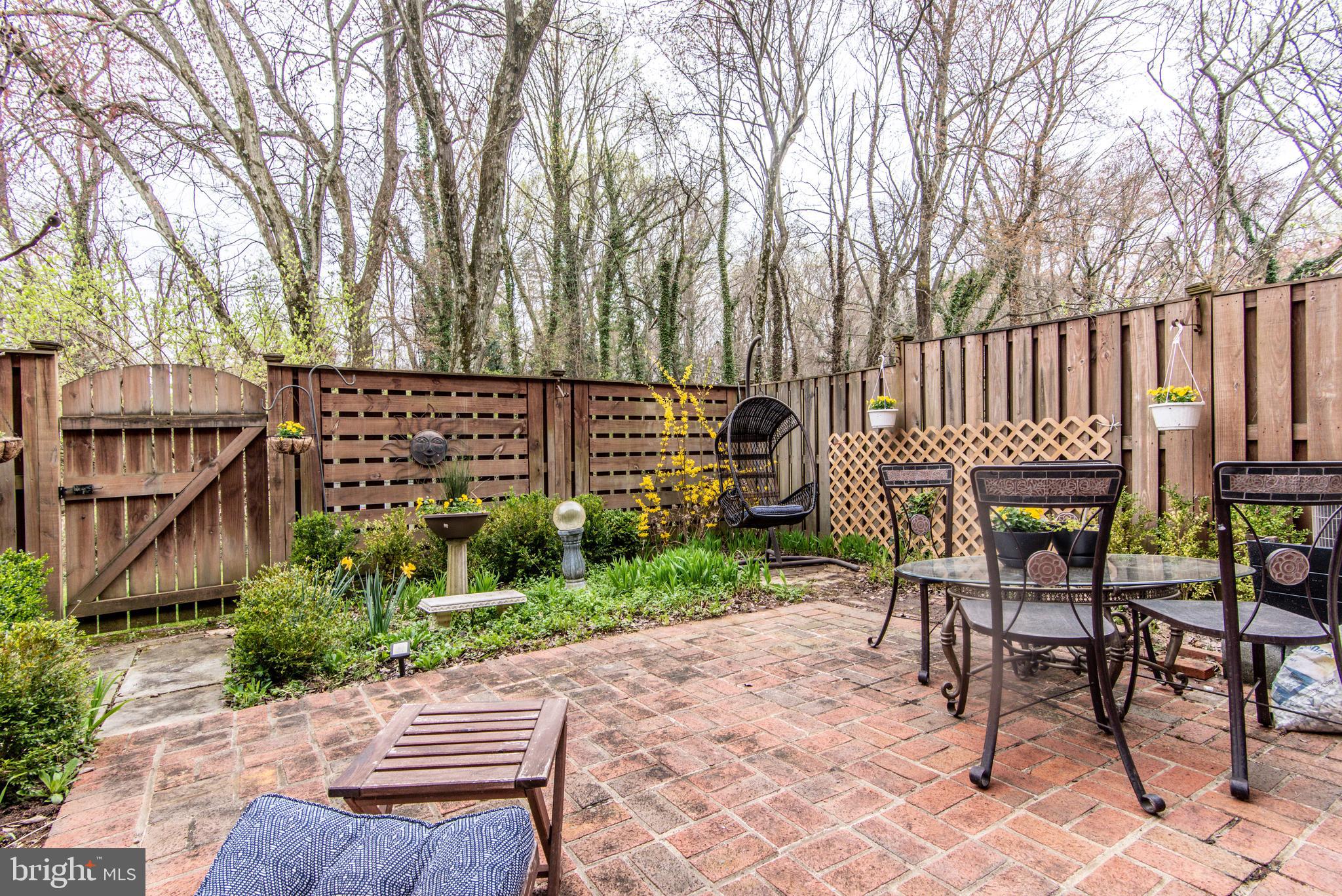 MCLEAN PARK MANOR - Residential