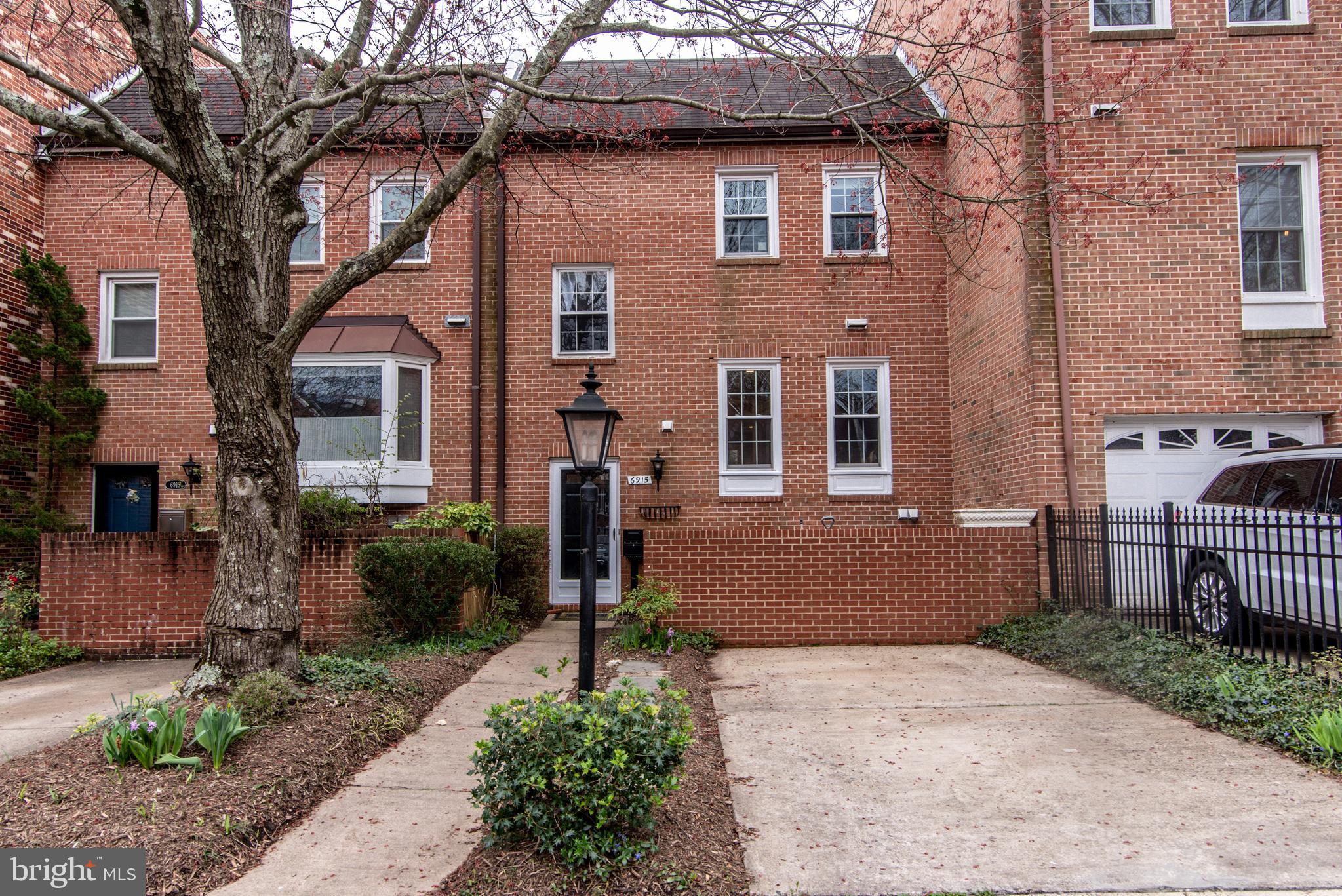 MCLEAN PARK MANOR - Residential