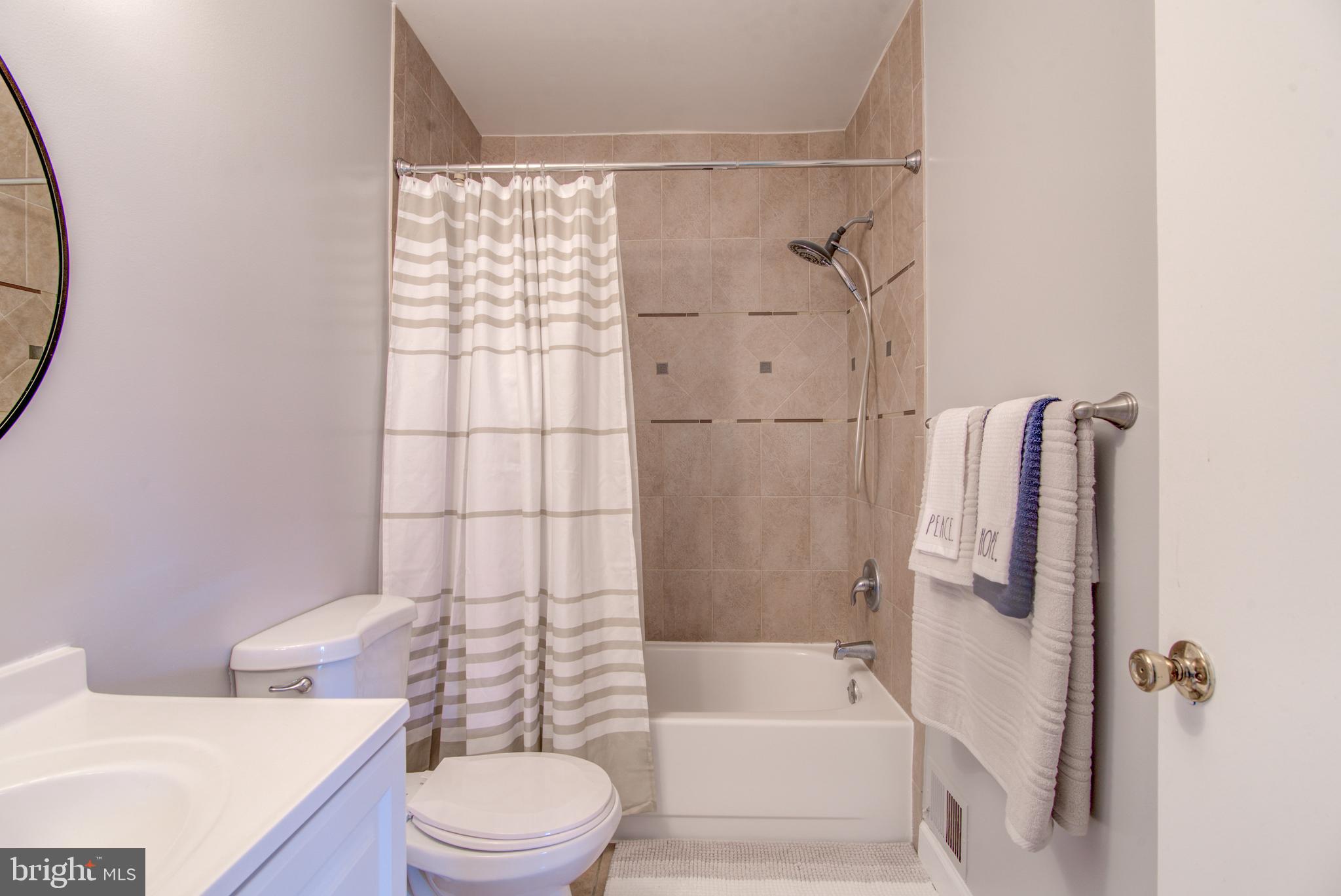 MCLEAN PARK MANOR - Residential