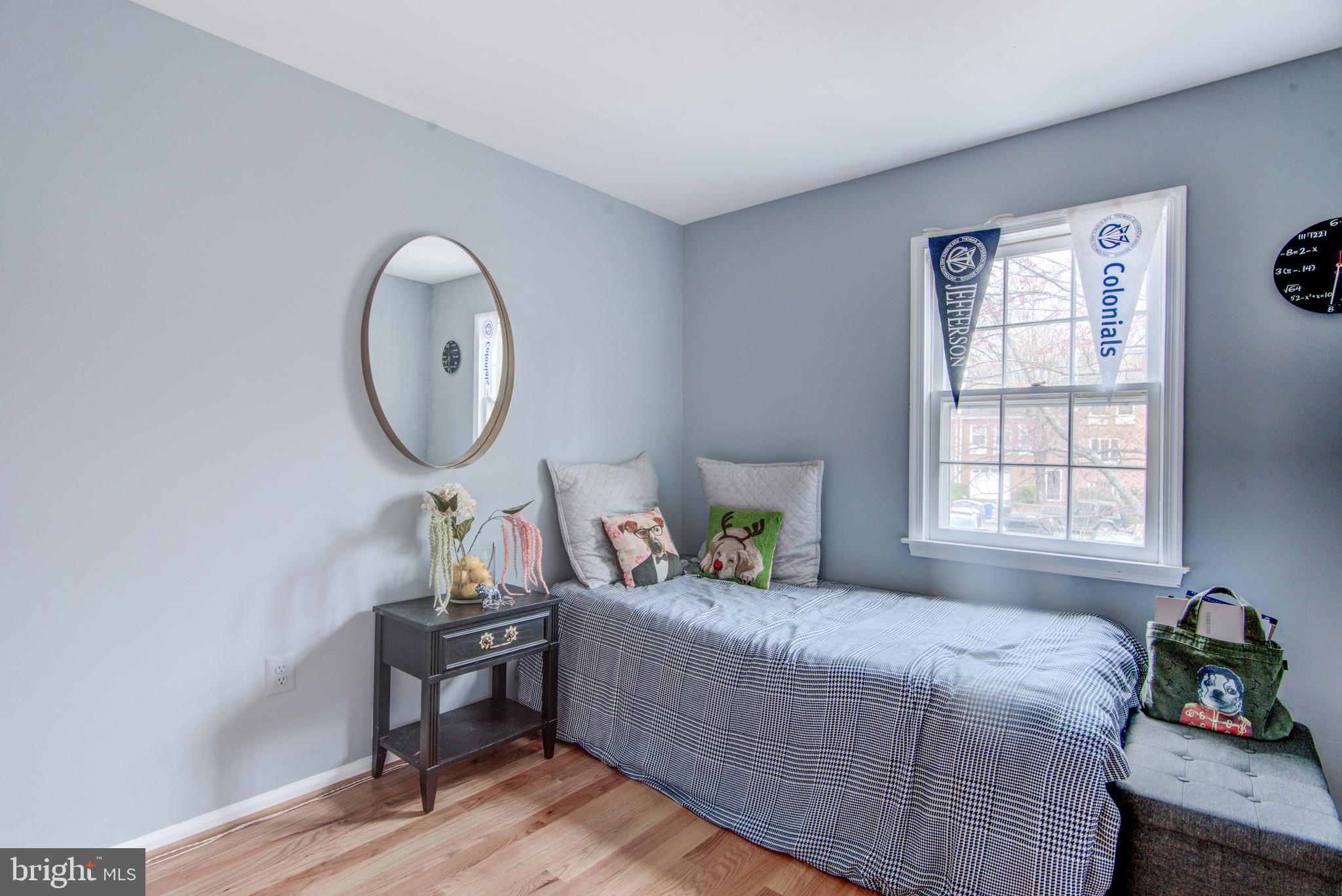 MCLEAN PARK MANOR - Residential