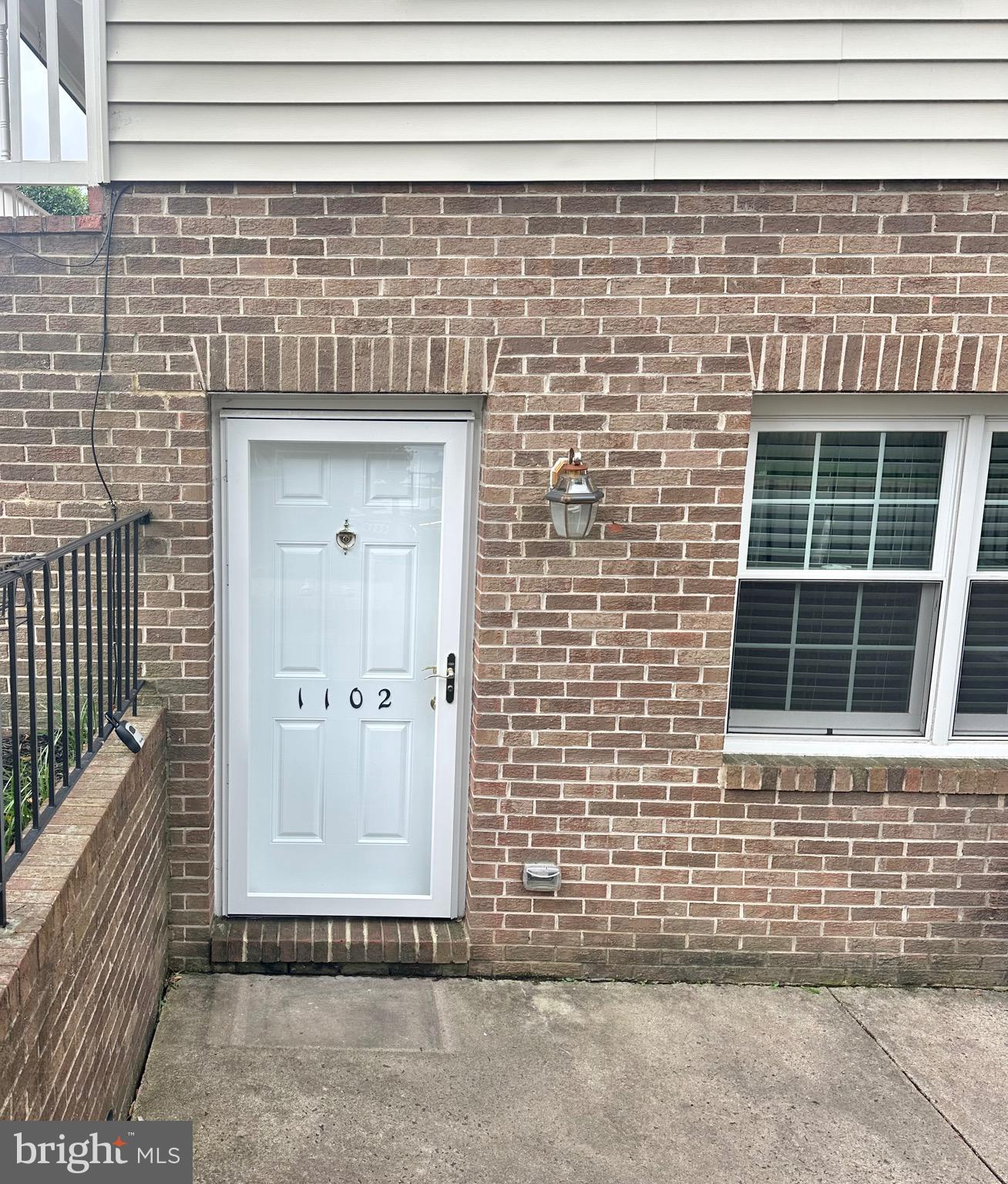 1102 N STAFFORD STREET 1