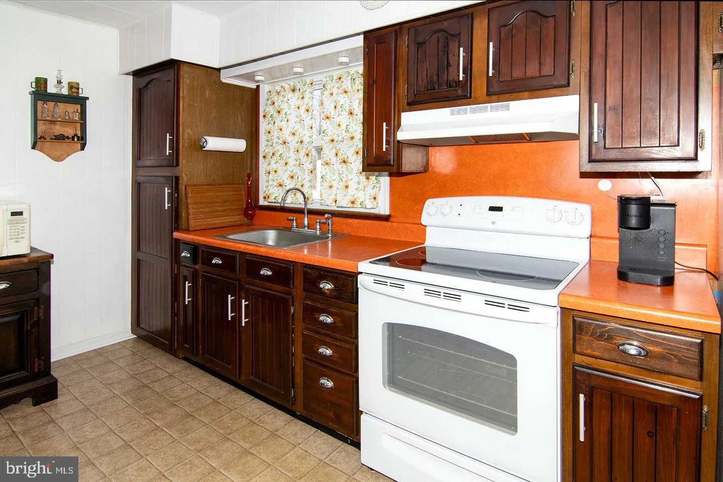 Runnemede, New Jersey 08078, United States, 3 Bedrooms Bedrooms, ,1 BathroomBathrooms,Residential,Pending,17068