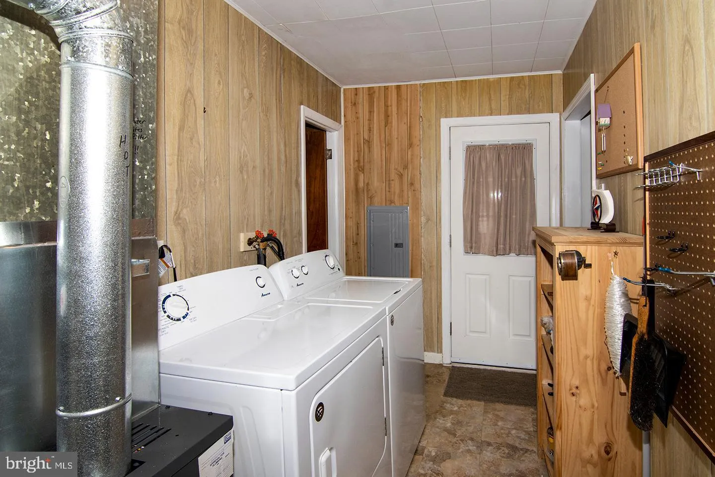 Runnemede, New Jersey 08078, United States, 3 Bedrooms Bedrooms, ,1 BathroomBathrooms,Residential,Pending,17068