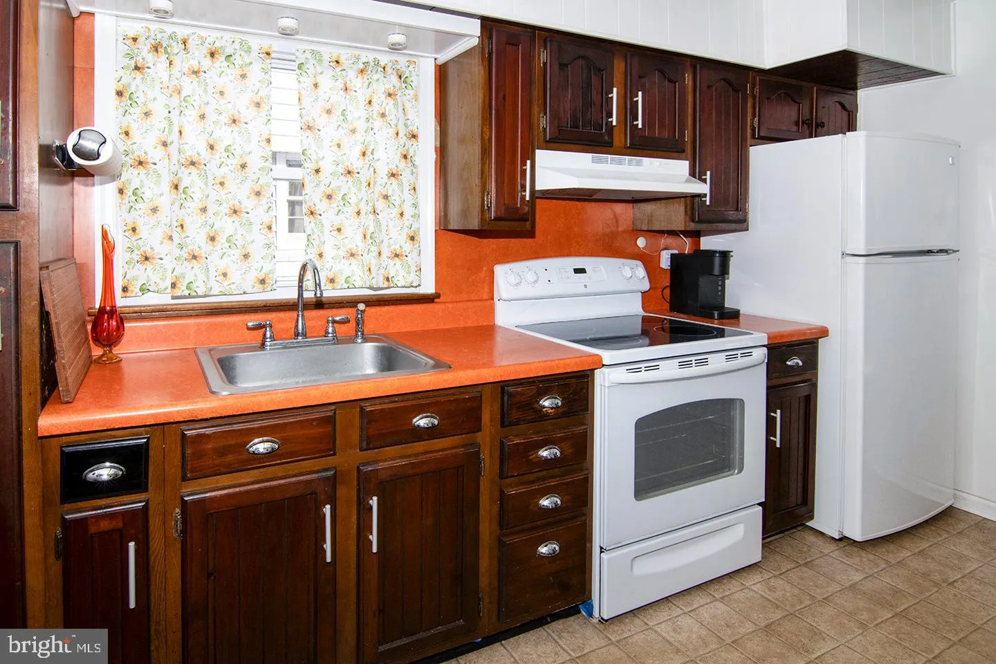 Runnemede, New Jersey 08078, United States, 3 Bedrooms Bedrooms, ,1 BathroomBathrooms,Residential,Pending,17068