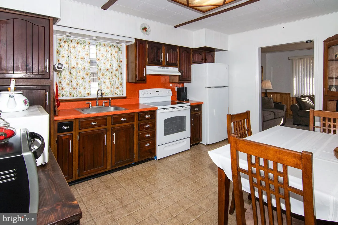 Runnemede, New Jersey 08078, United States, 3 Bedrooms Bedrooms, ,1 BathroomBathrooms,Residential,Pending,17068