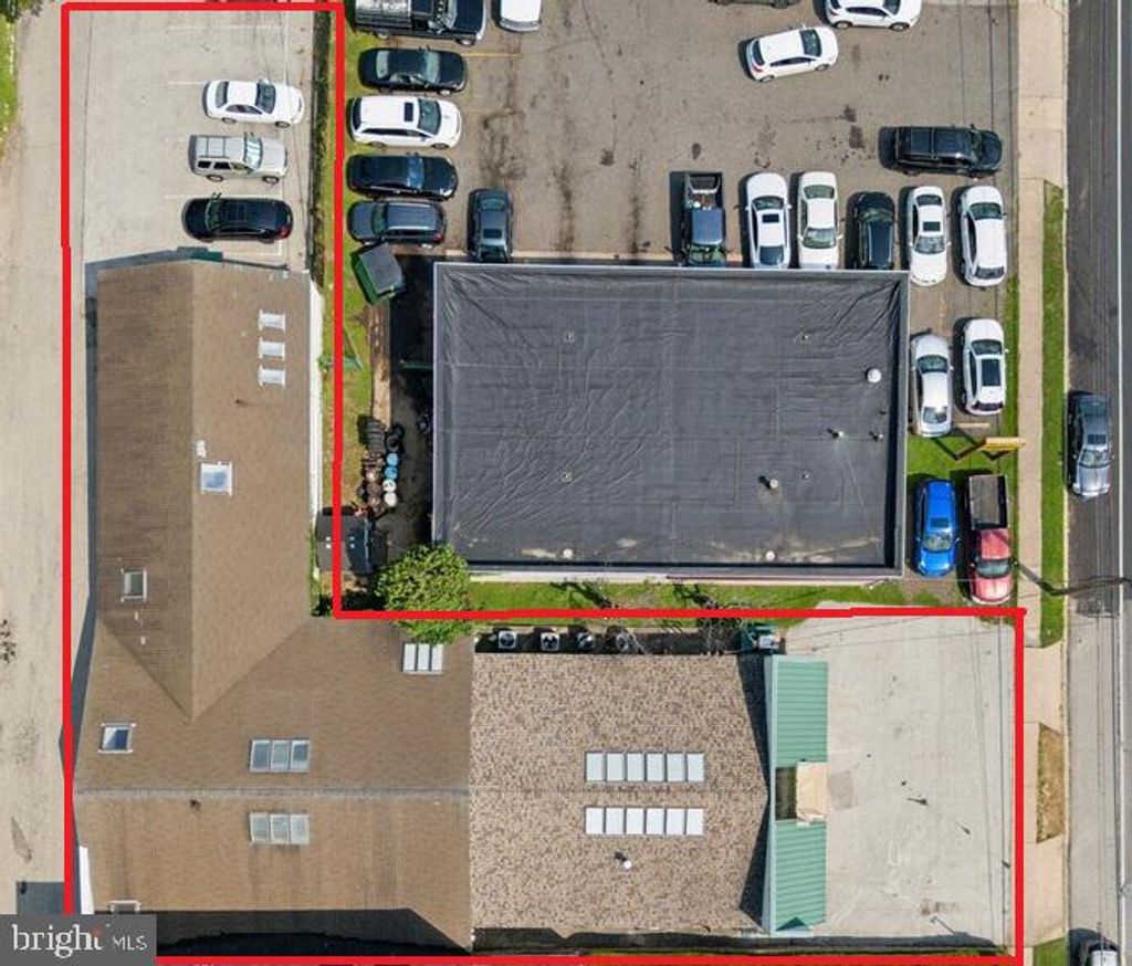 Photo of 511 - 513 W Chester Pike, HAVERTOWN, PA 19083 (MLS # PADE2108694)