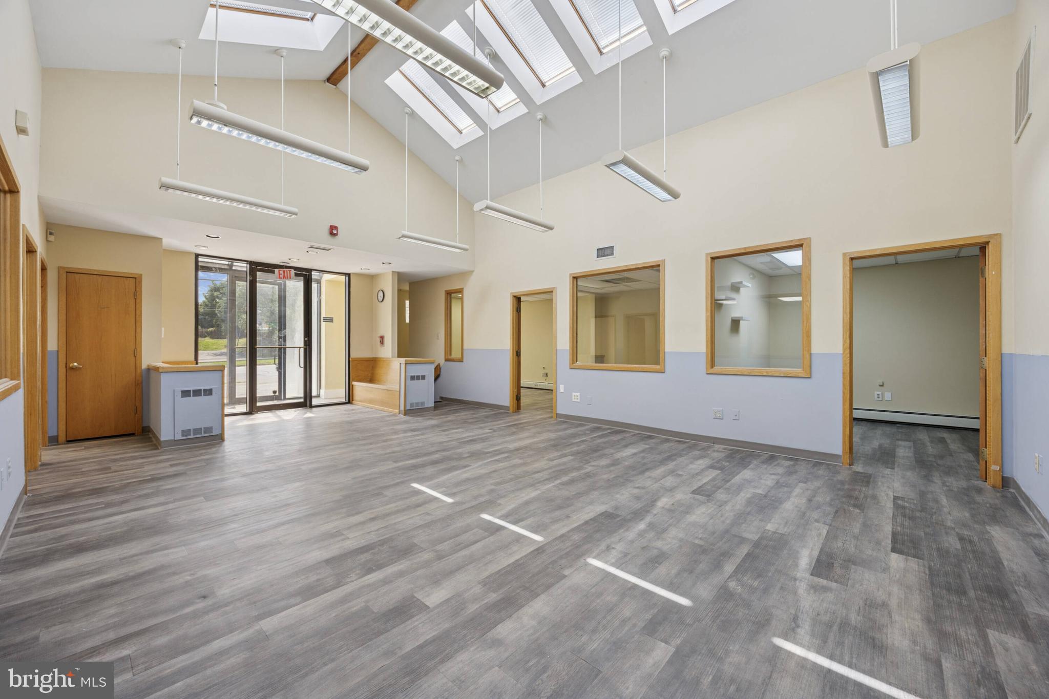 511 W CHESTER PIKE 513