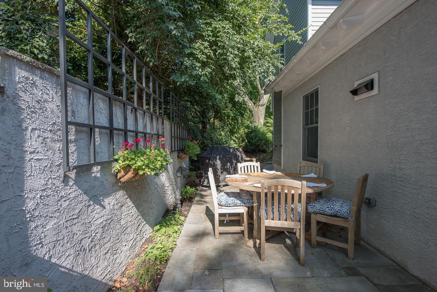 SOUTH WAYNE - Residential