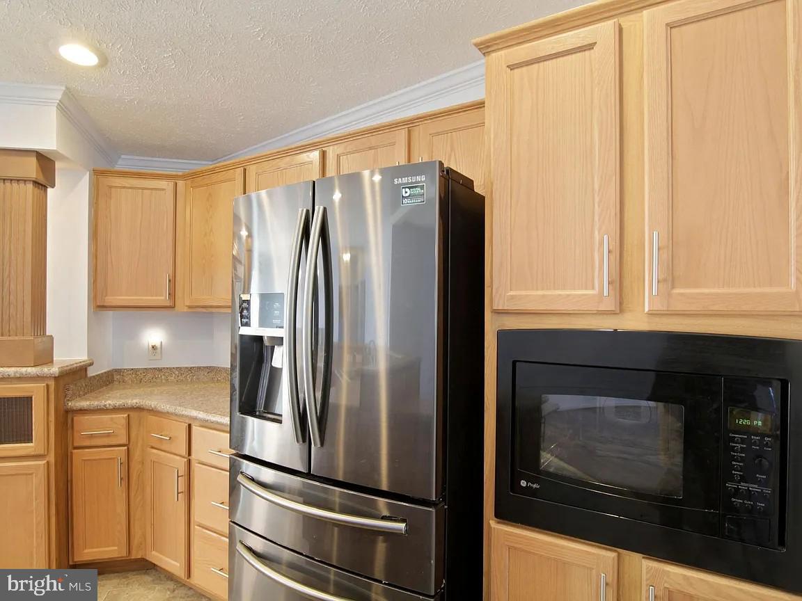 8419 SANDALWOOD COURT