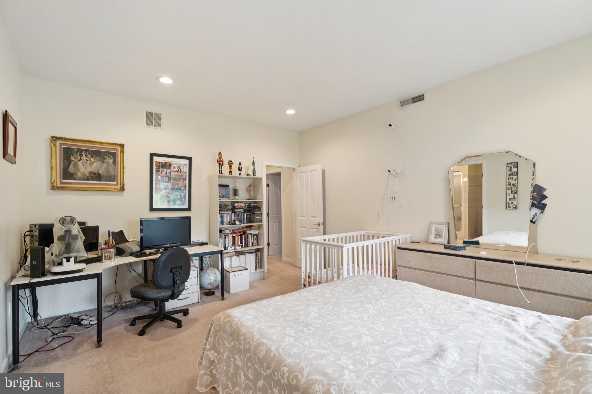 JUSTA FARMS - Residential