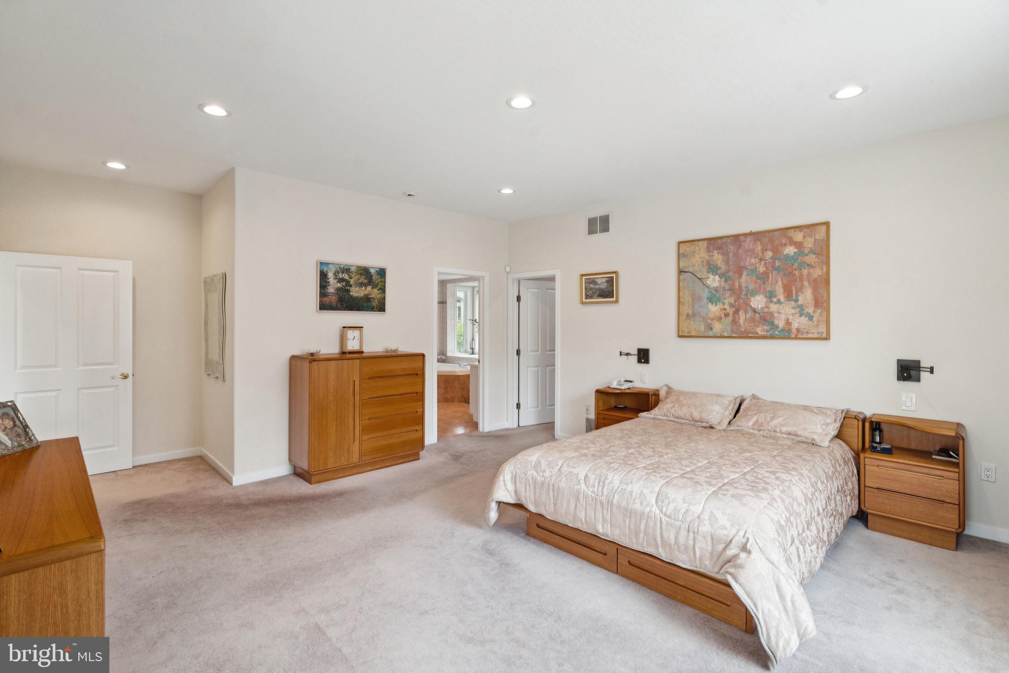 JUSTA FARMS - Residential