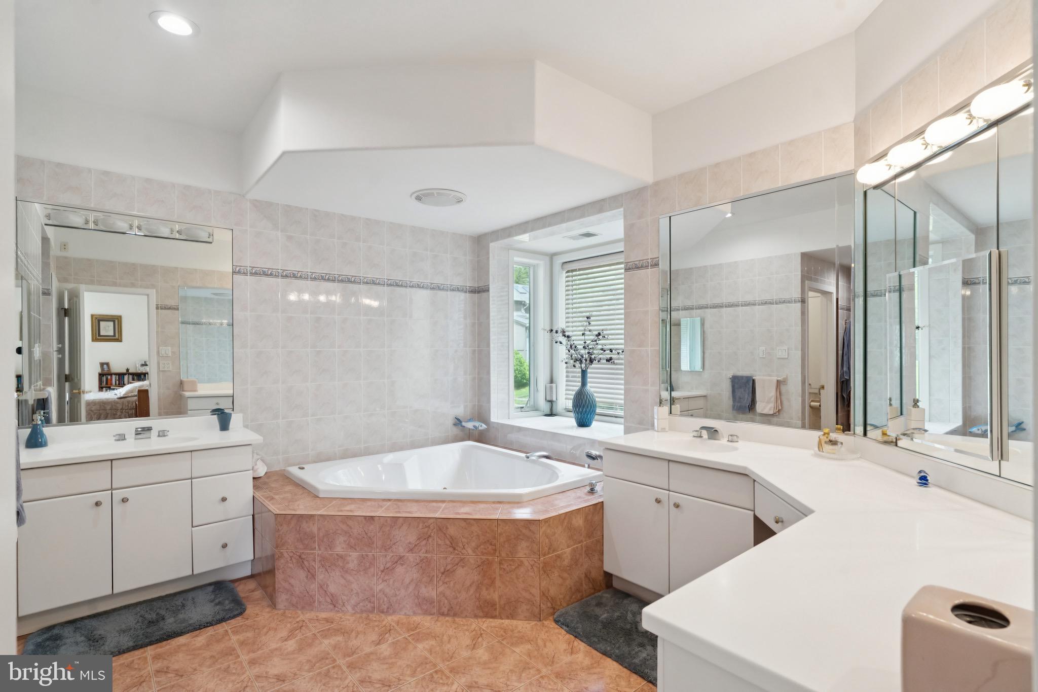 JUSTA FARMS - Residential