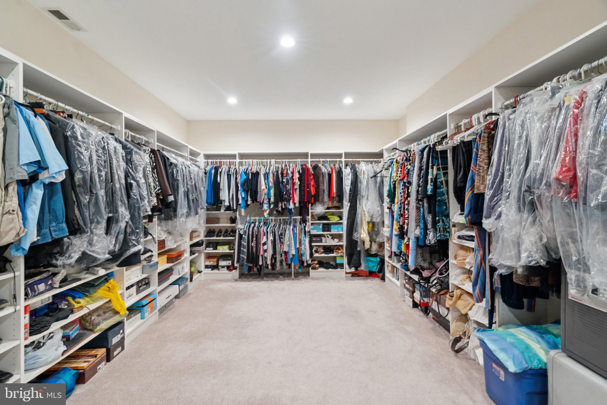 JUSTA FARMS - Residential