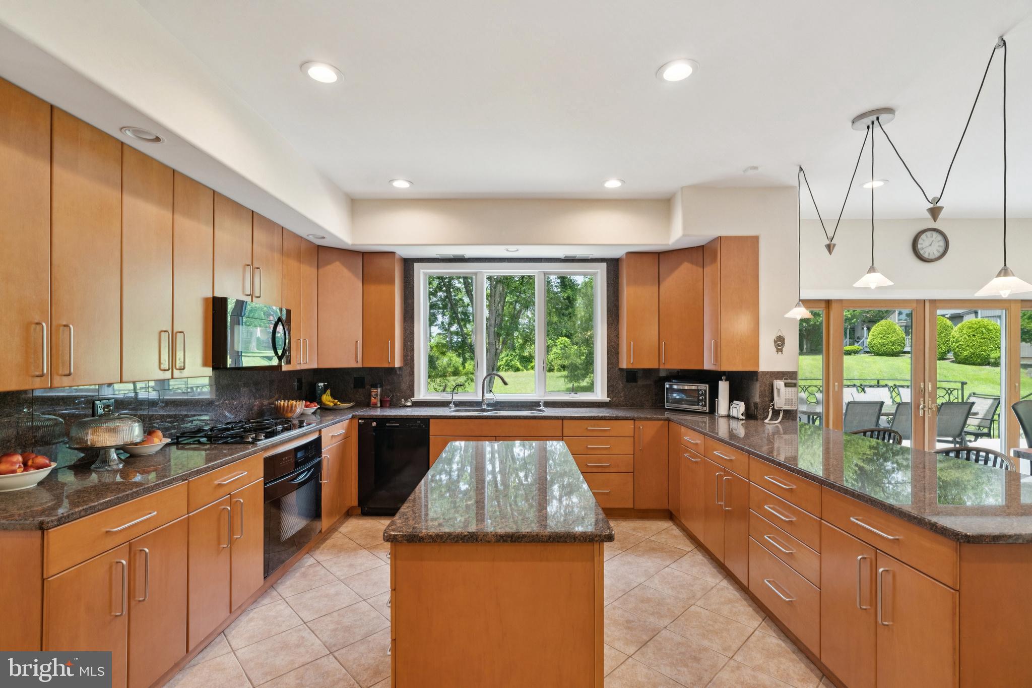 JUSTA FARMS - Residential