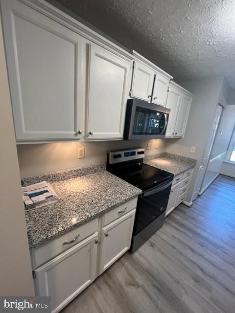 STUART MECHANIC - Residential Lease