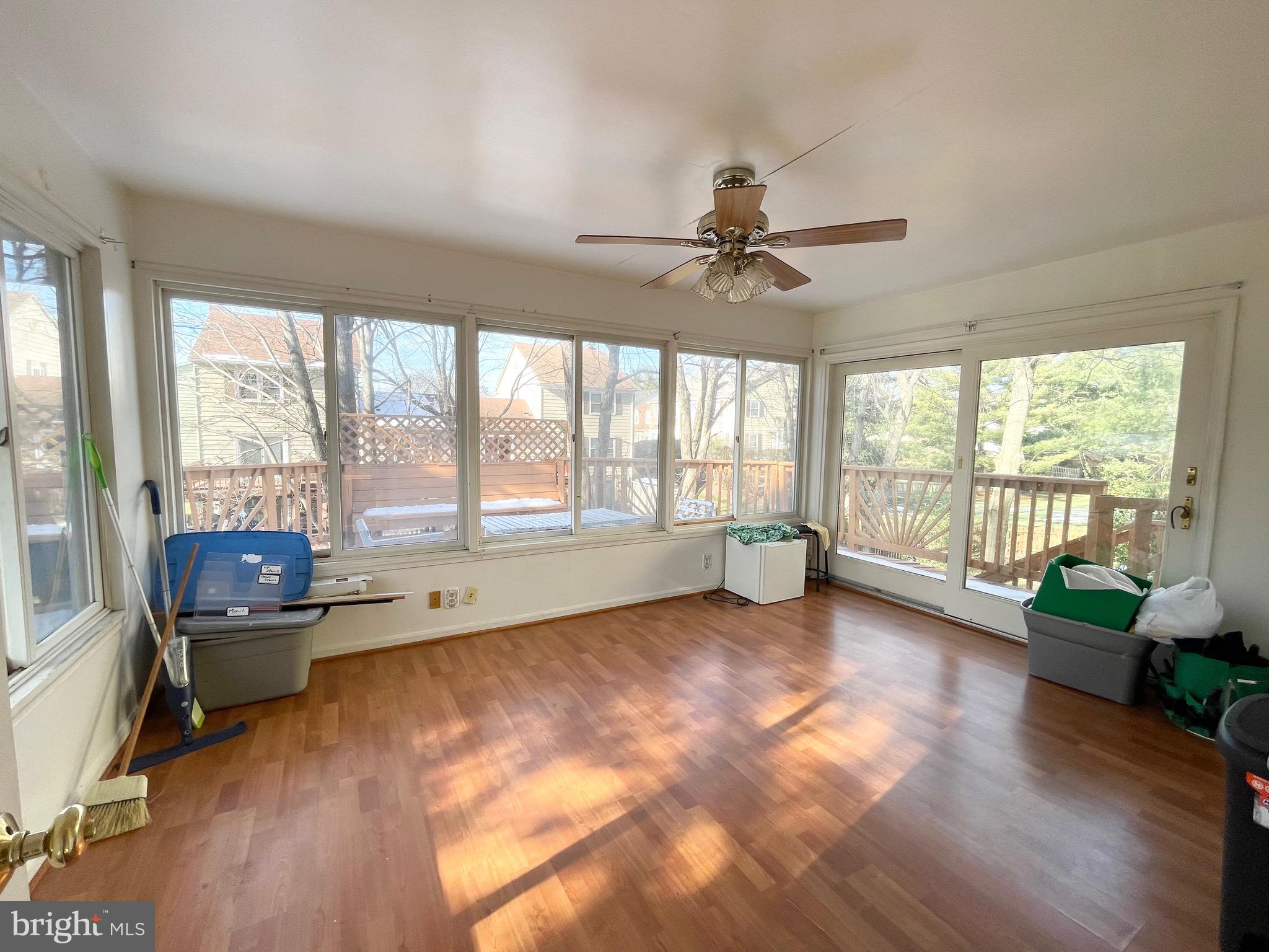 COURTS OF CHANDON - Residential Lease