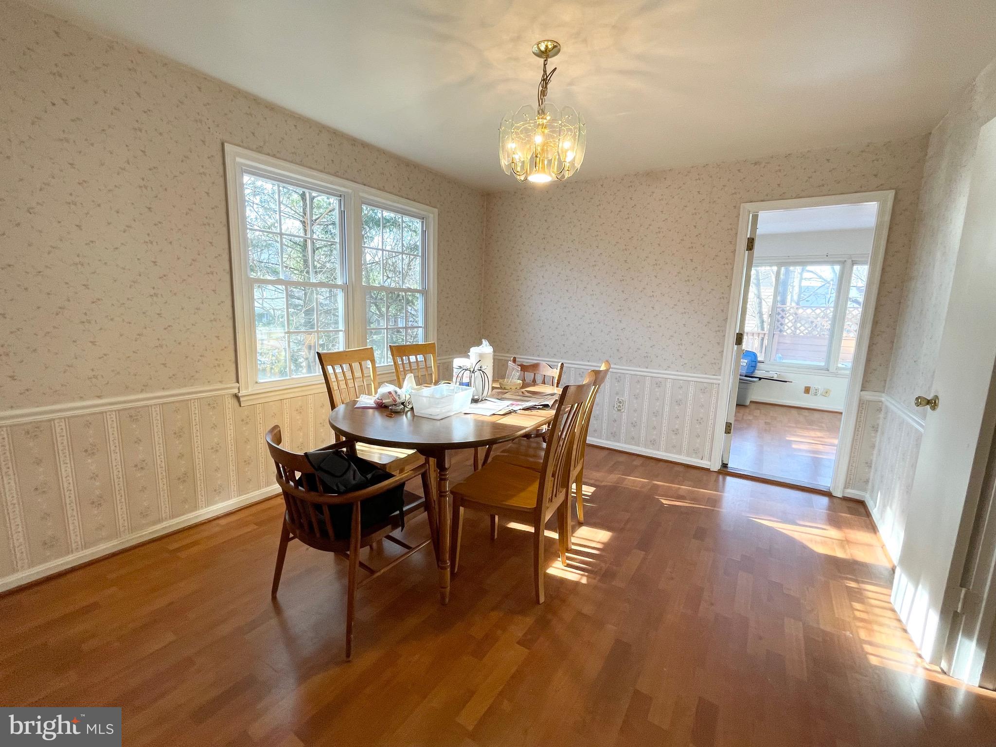 COURTS OF CHANDON - Residential Lease