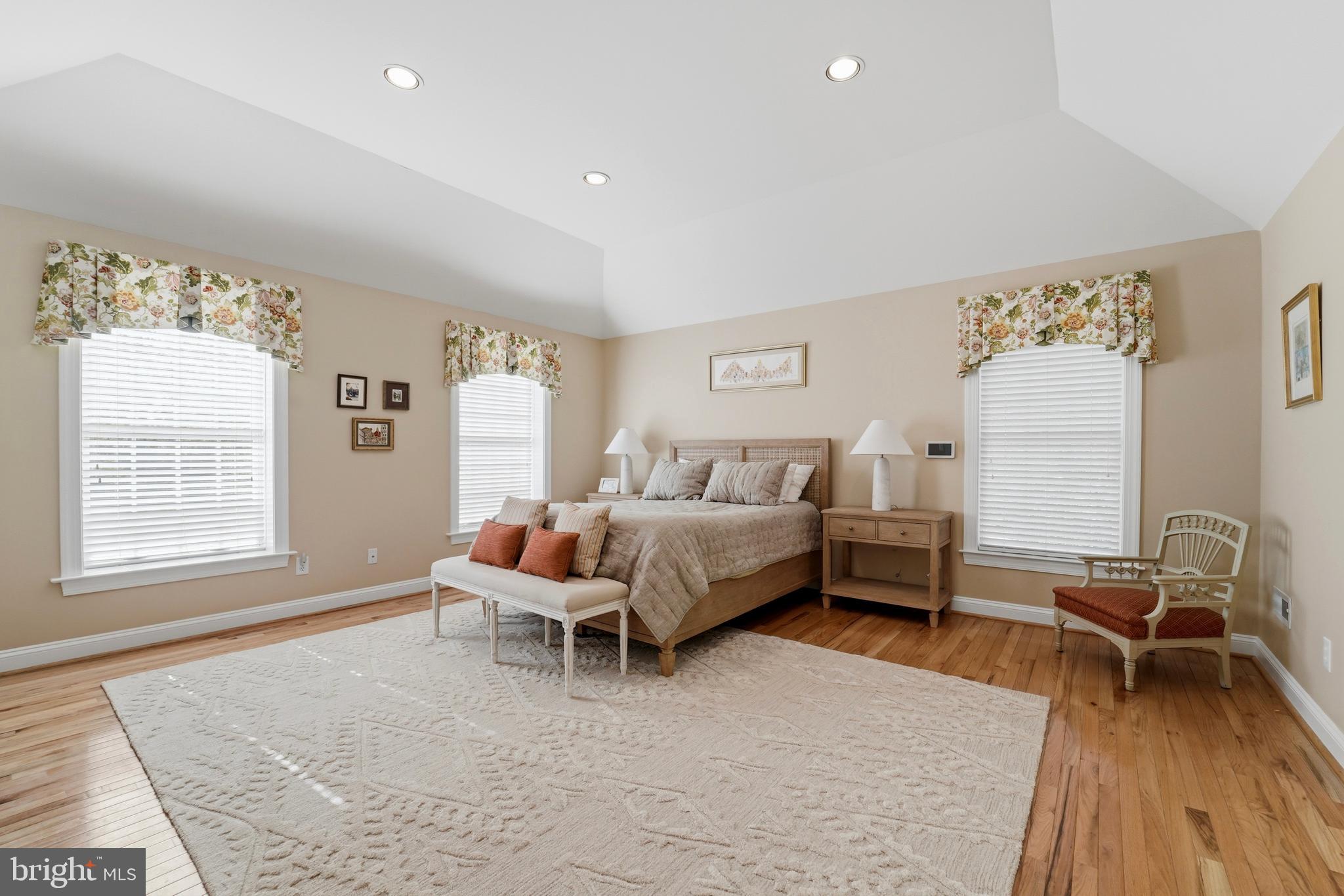 MEADOWBROOK - Residential