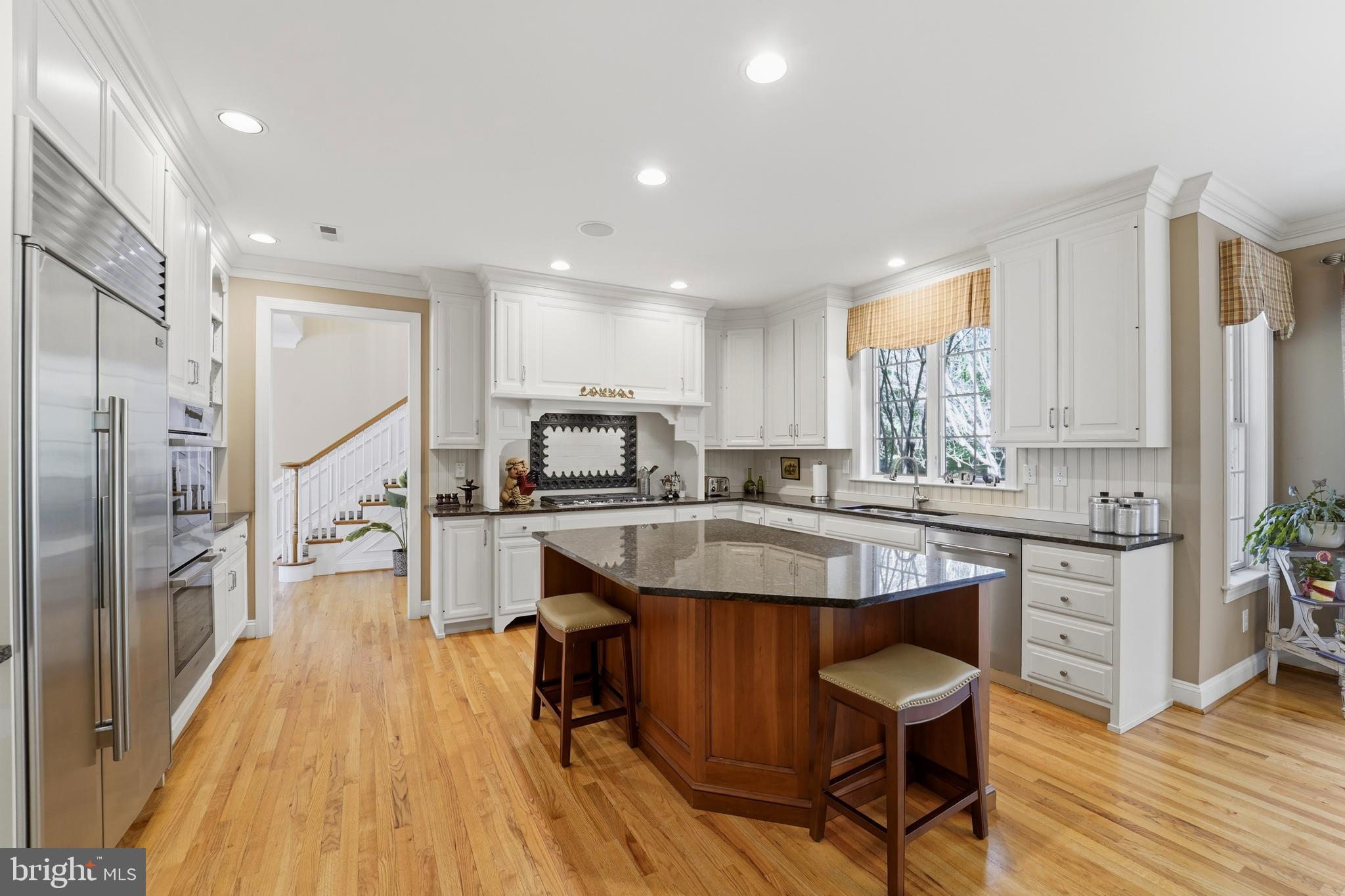 MEADOWBROOK - Residential