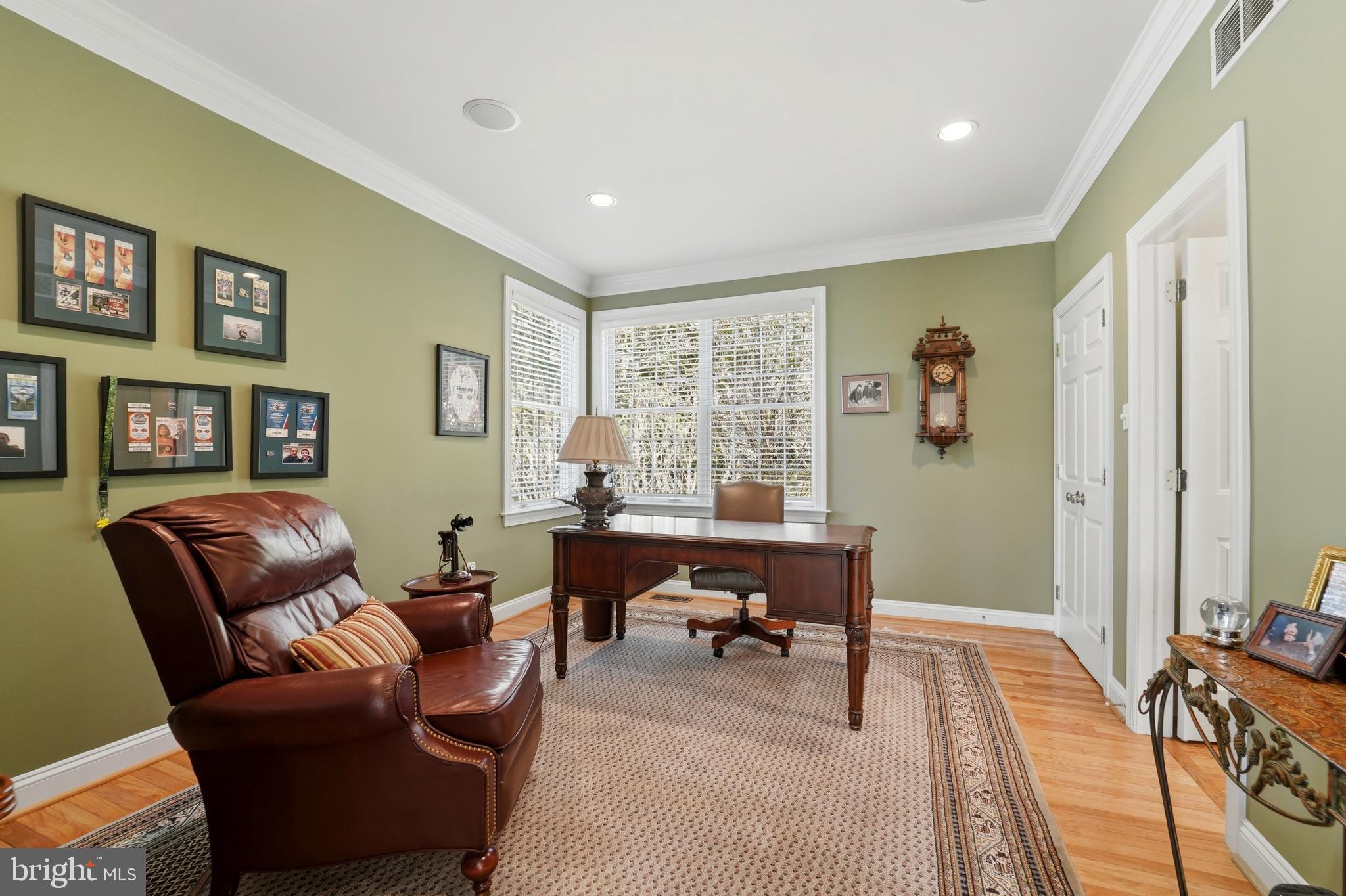 MEADOWBROOK - Residential