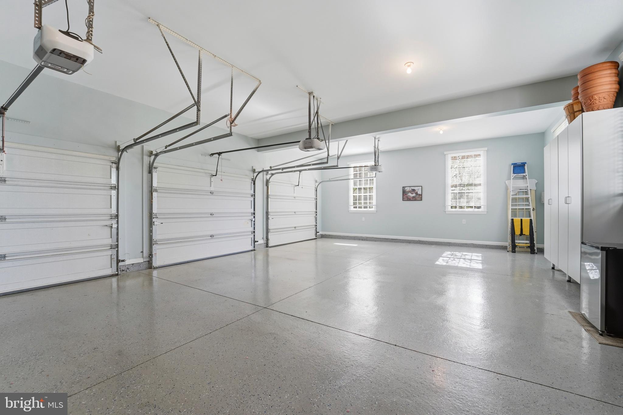 MEADOWBROOK - Residential