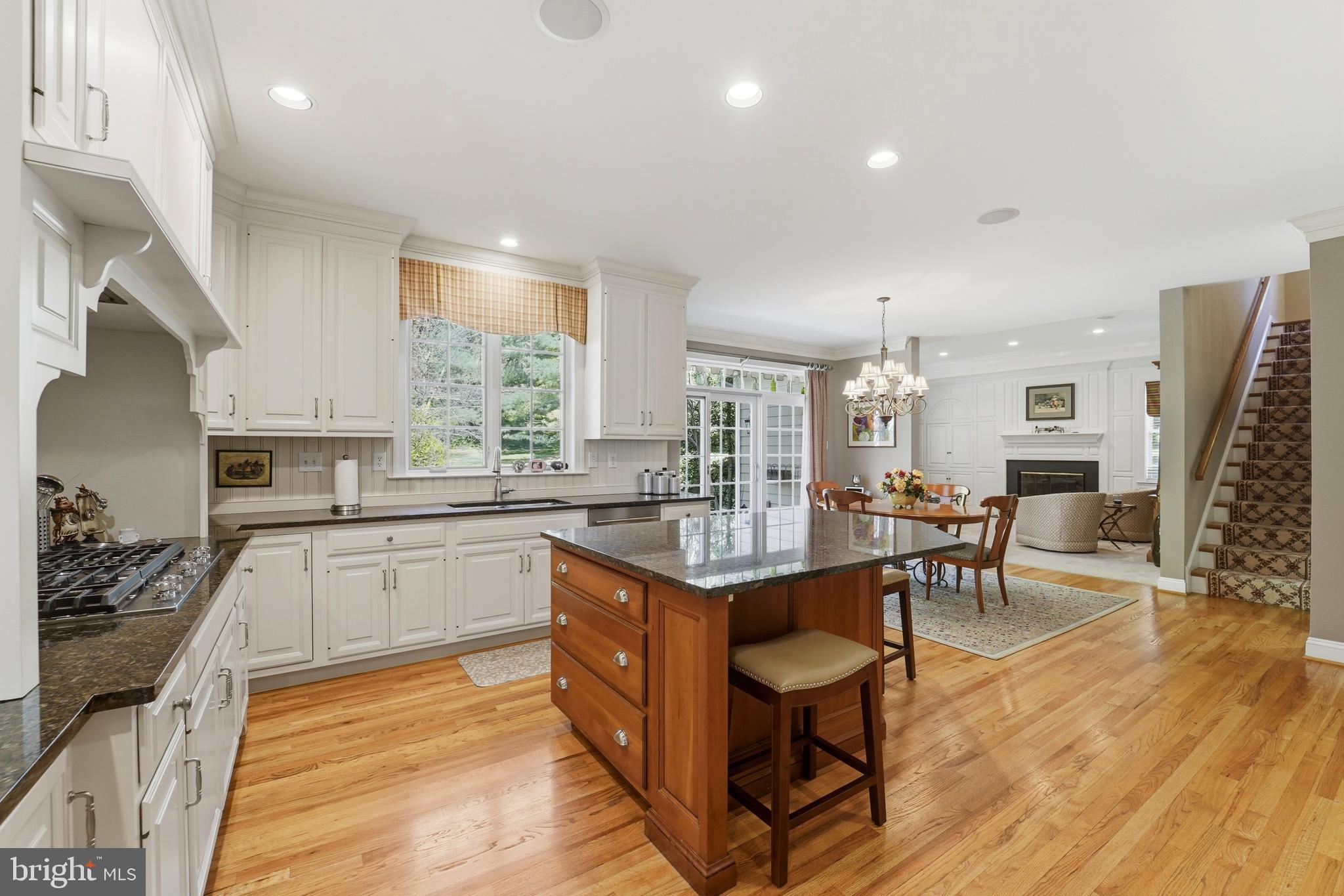 MEADOWBROOK - Residential