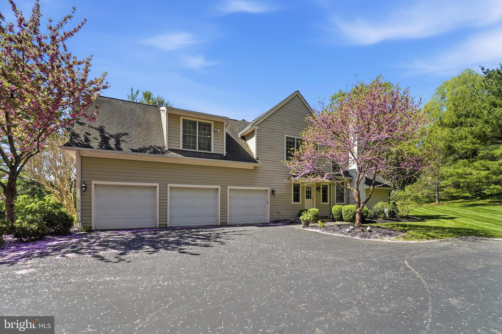 MEADOWBROOK - Residential