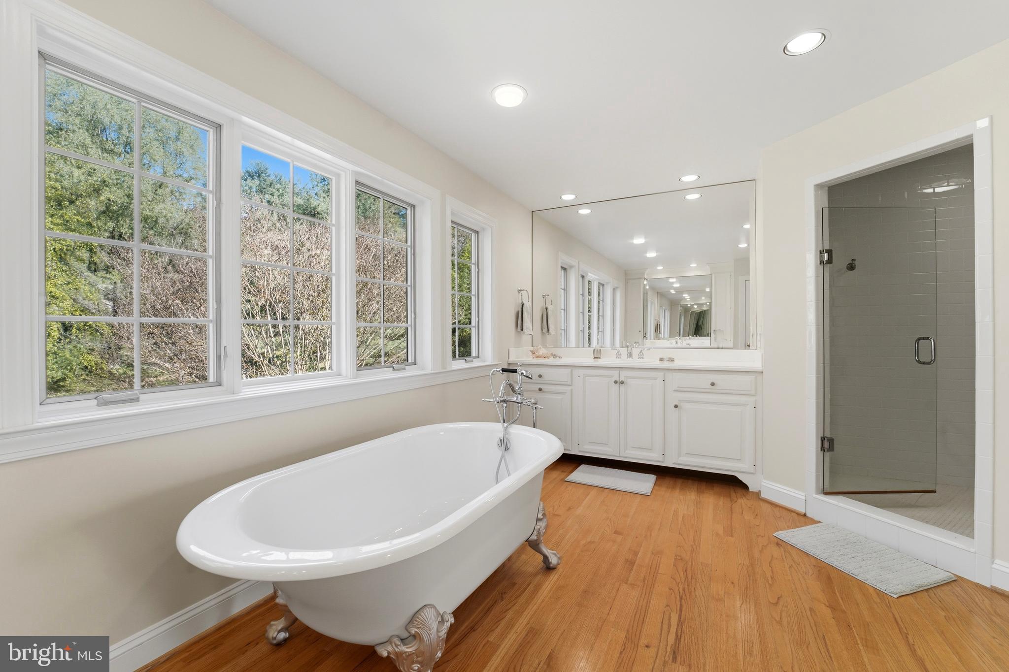 MEADOWBROOK - Residential
