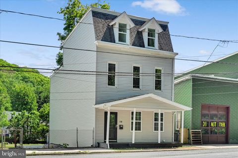 Homes For Sale - 114 E Main Street<br/> Schuylkill County, TREMONT, PA 17981