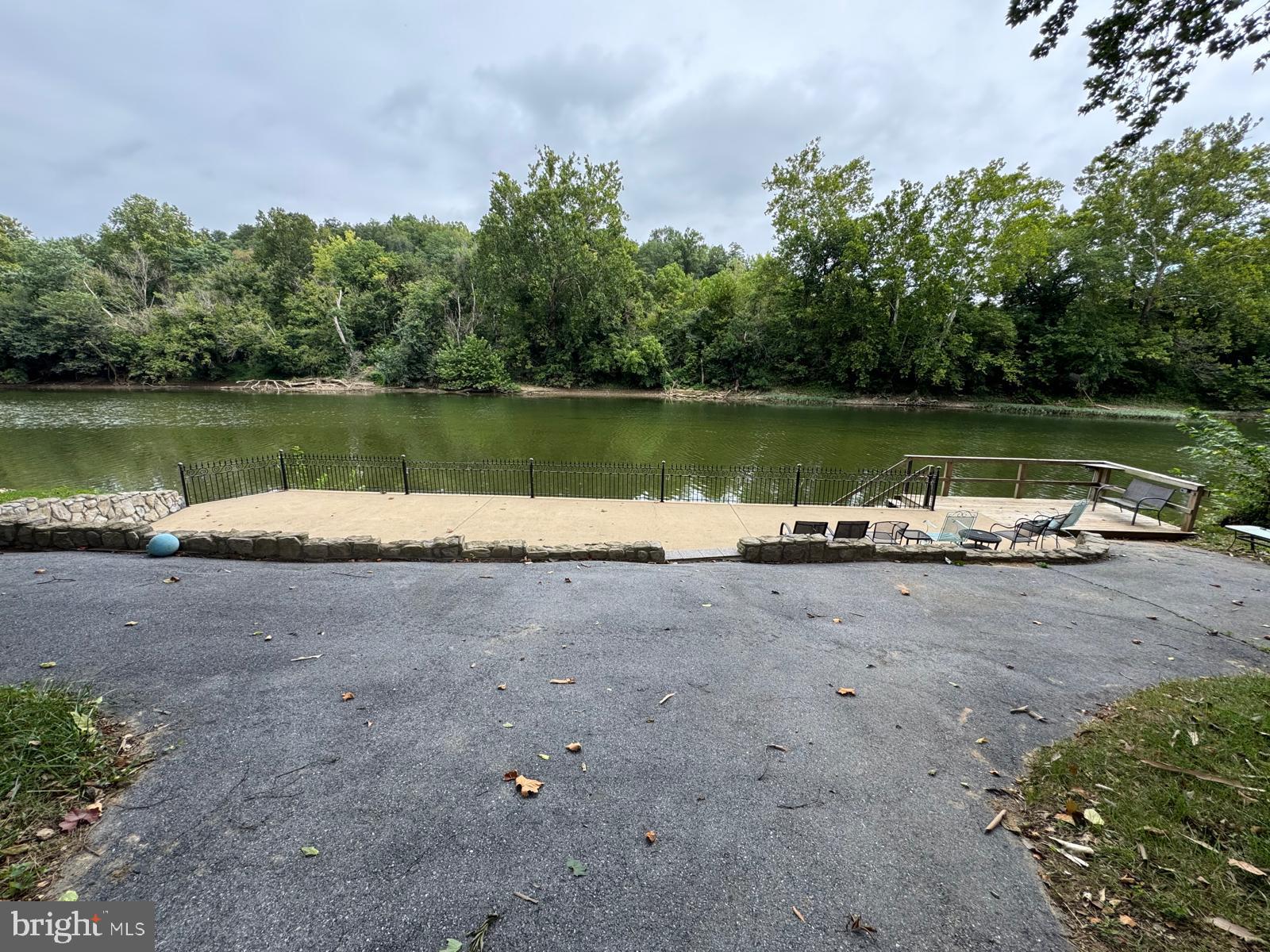 AVALON SHORES - Residential Lease