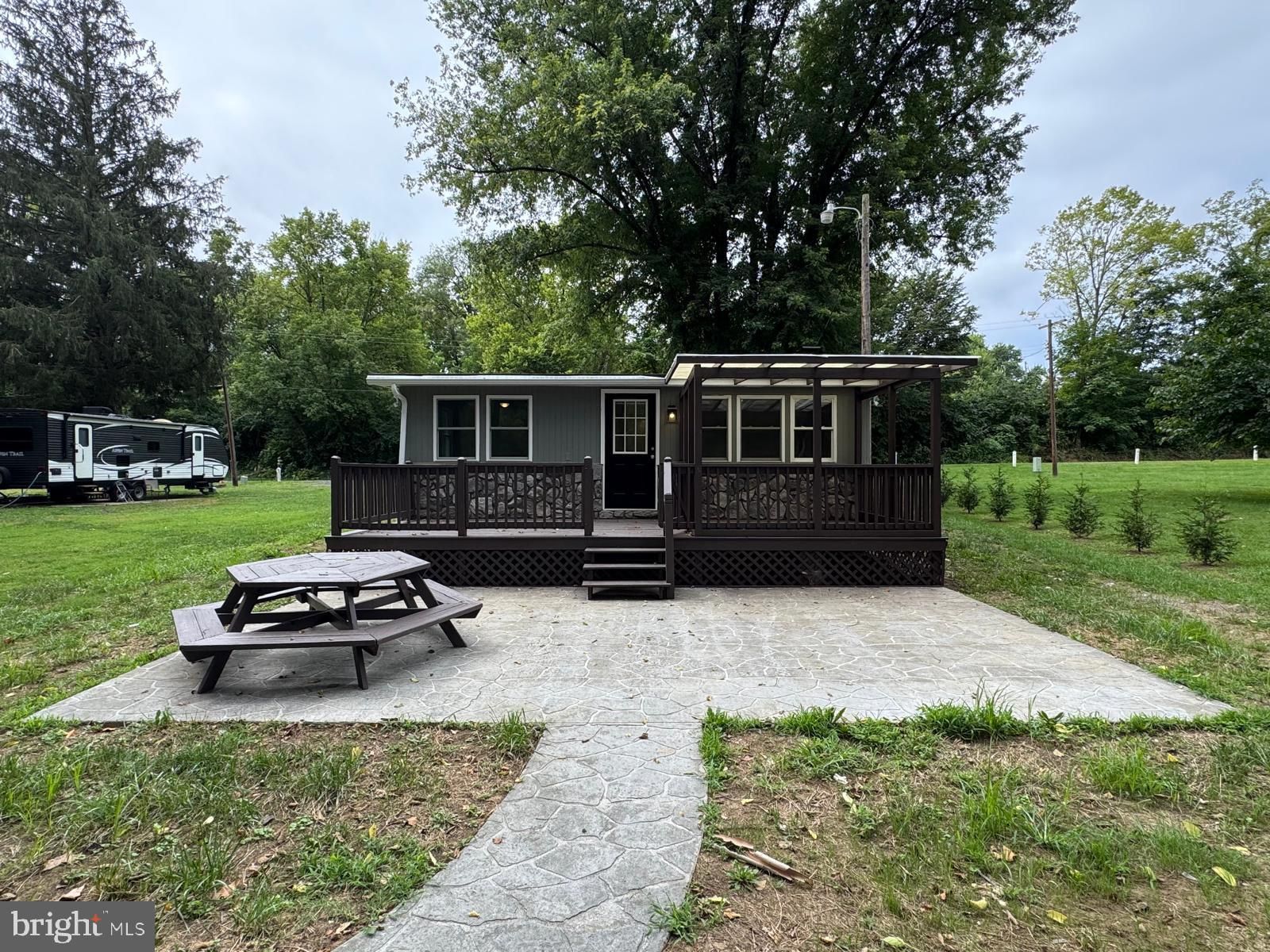 AVALON SHORES - Residential Lease